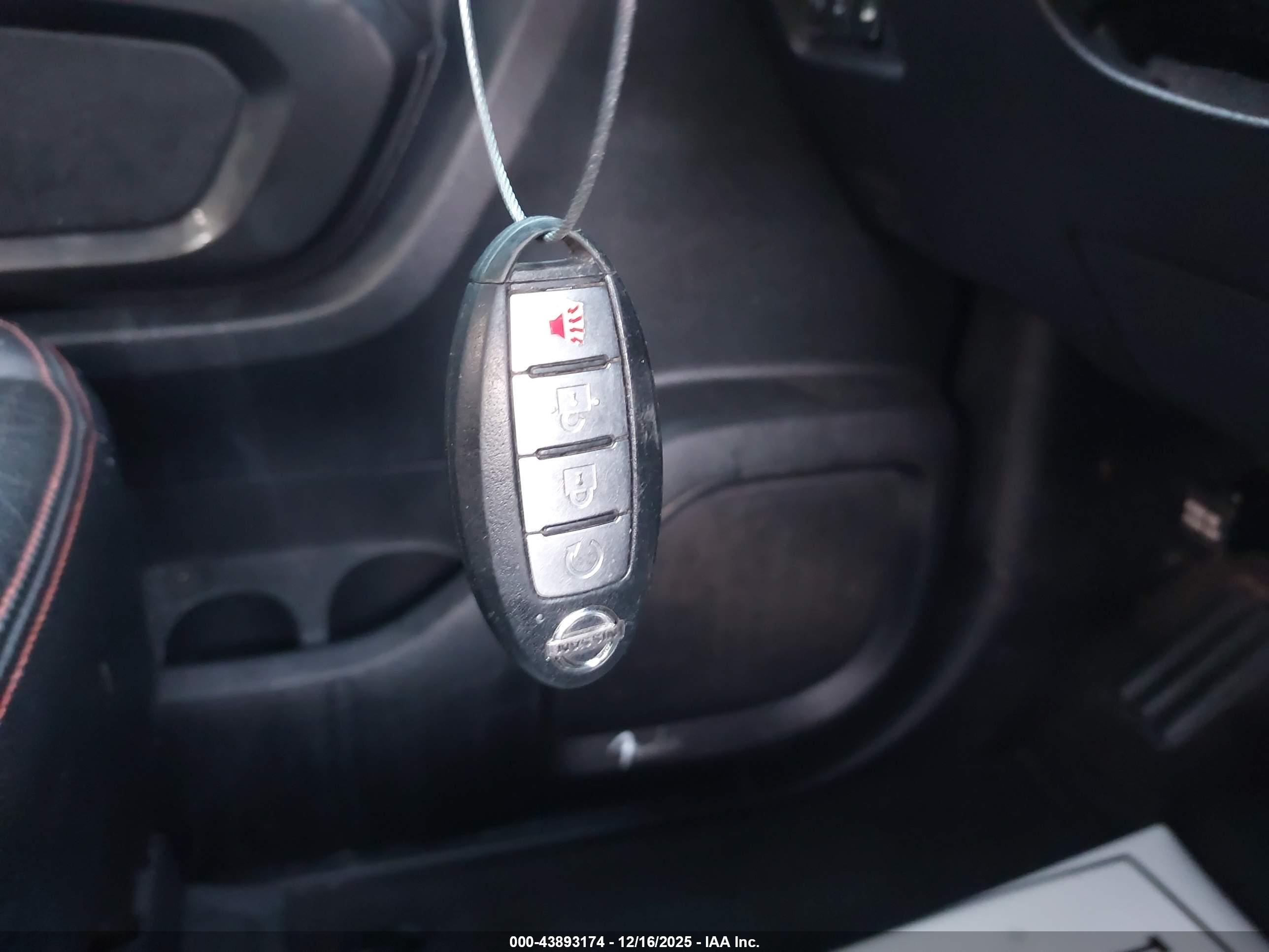 NISSAN TITAN image 11