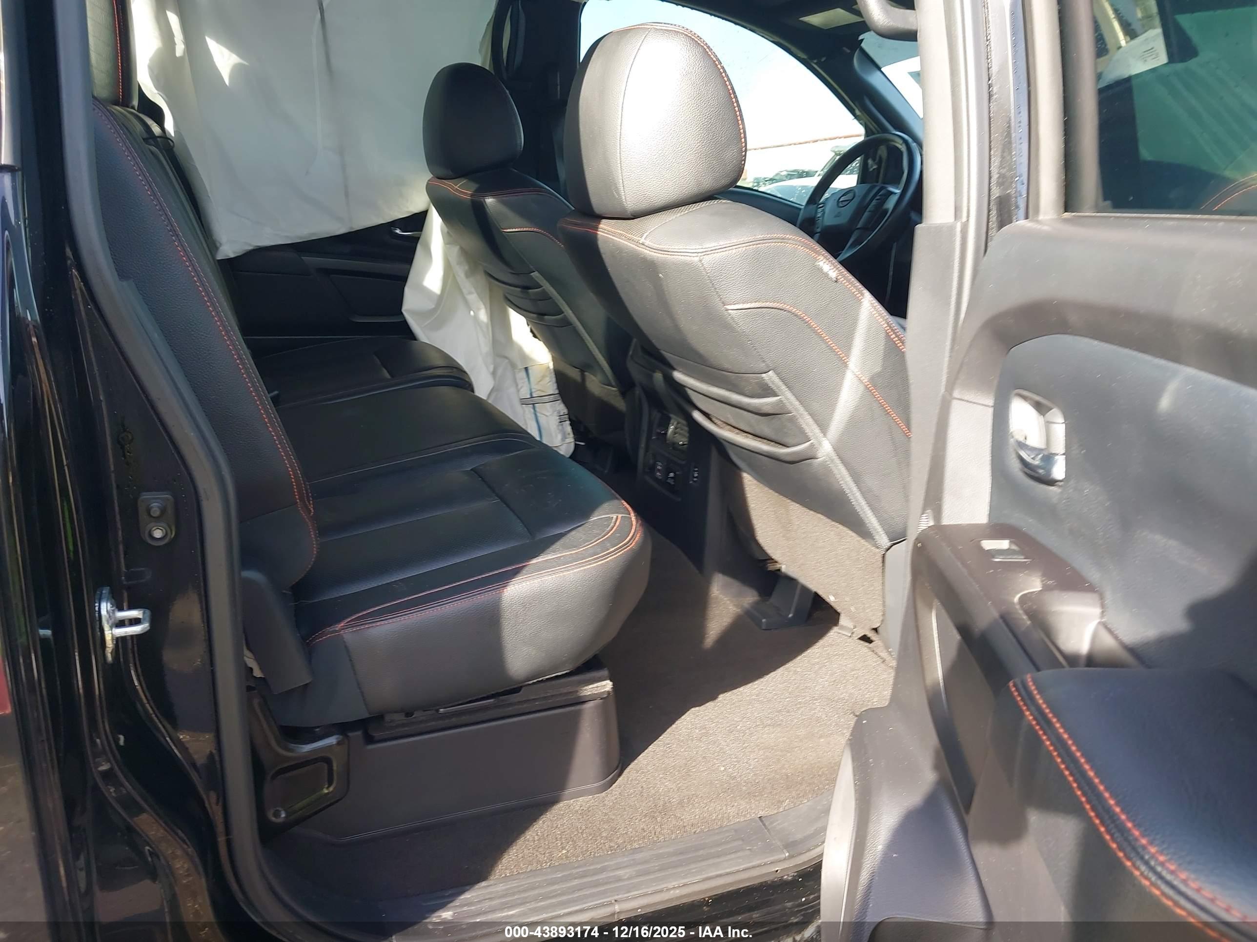 NISSAN TITAN image 8