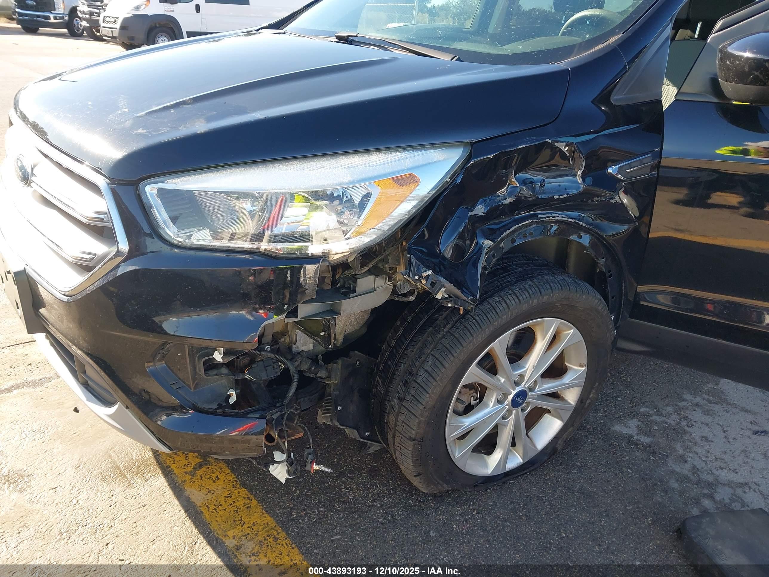 FORD ESCAPE image 6