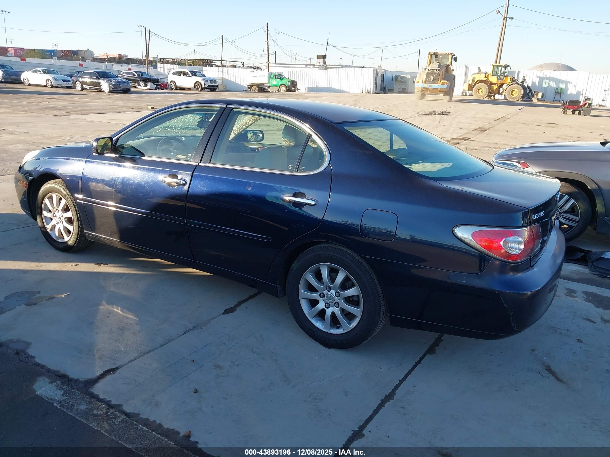 LEXUS ES image 3