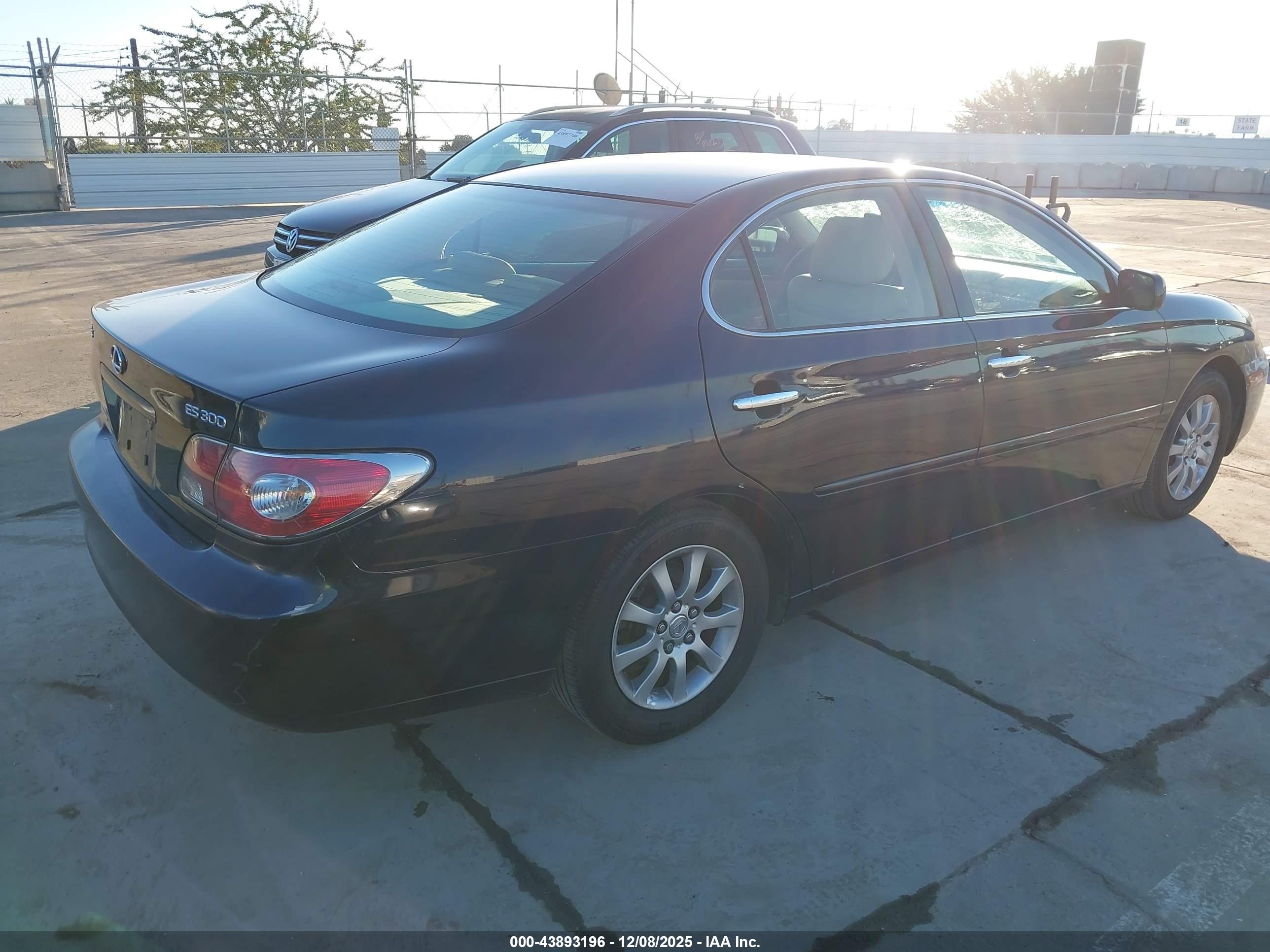 LEXUS ES image 4