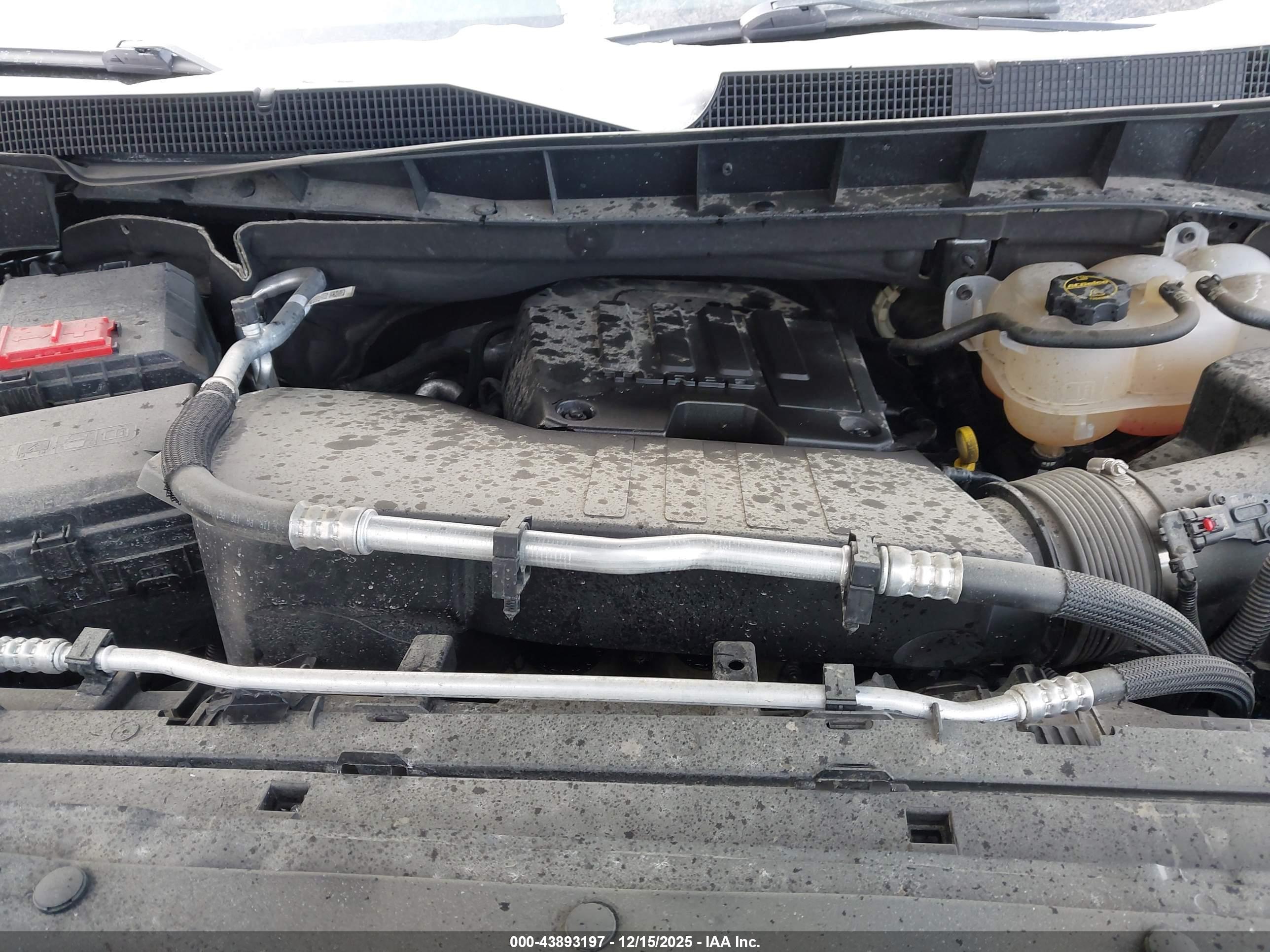 CHEVROLET SILVERADO image 10