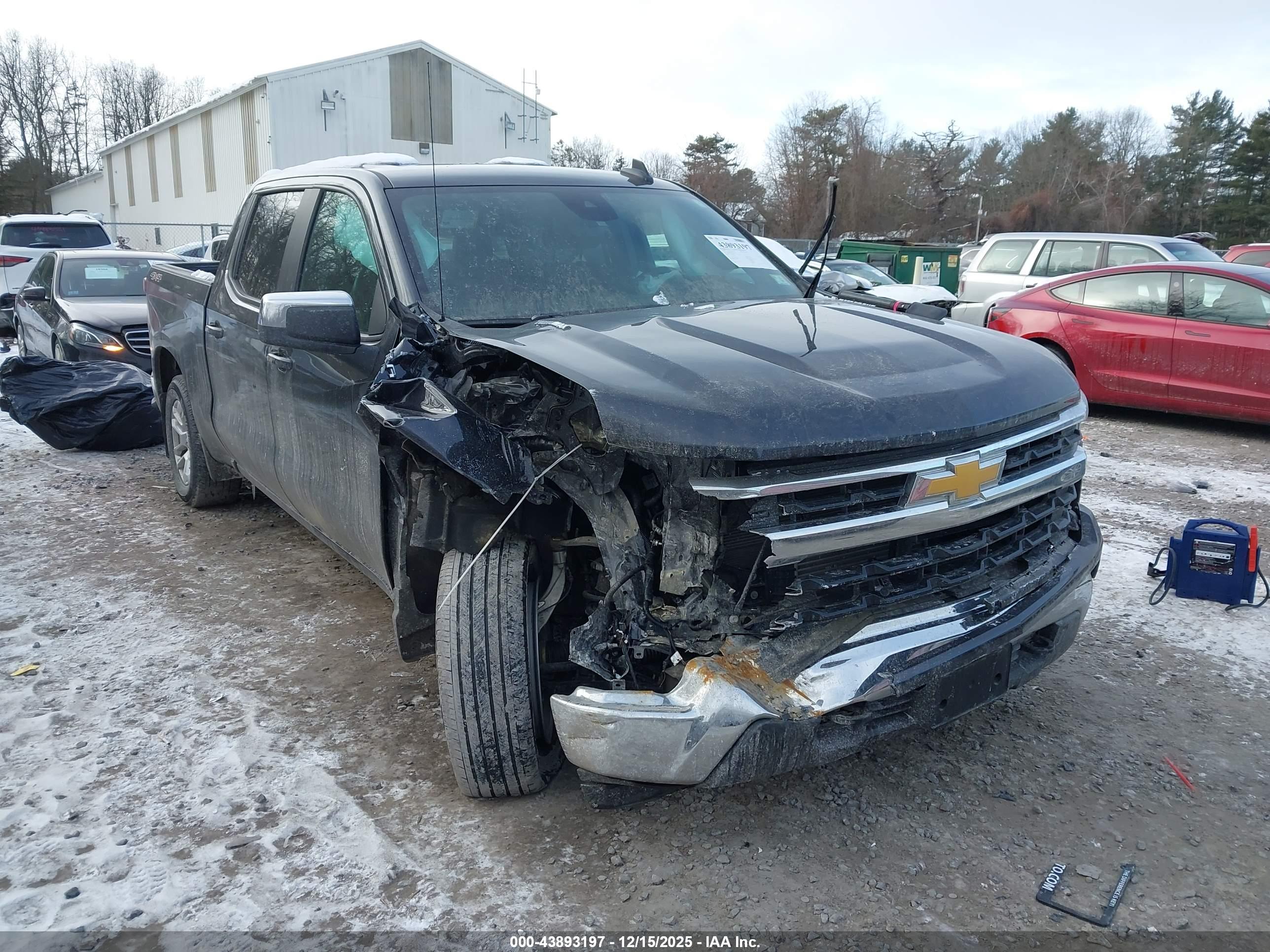 CHEVROLET SILVERADO image 6