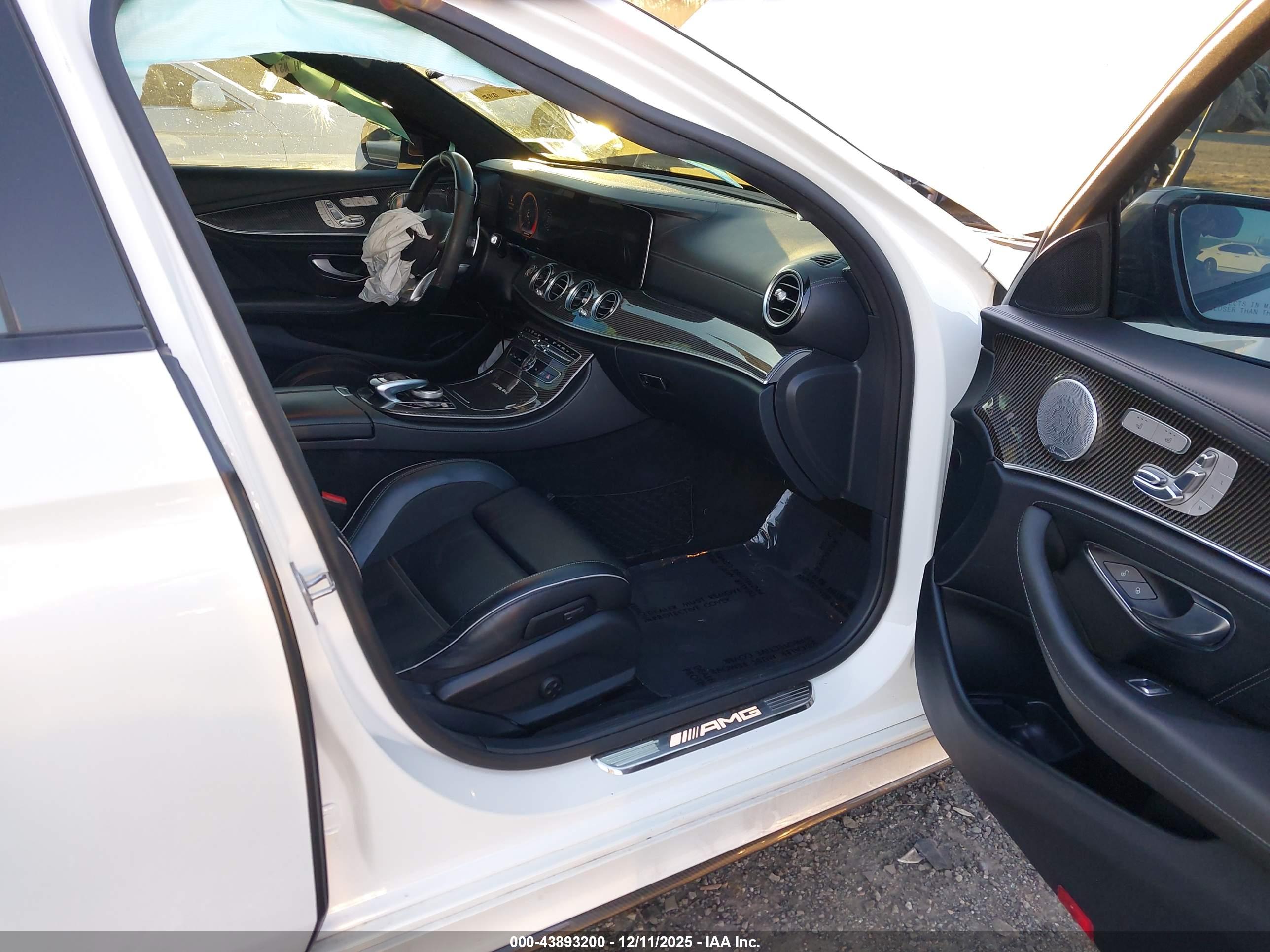 MERCEDES-BENZ E-CLASS image 5