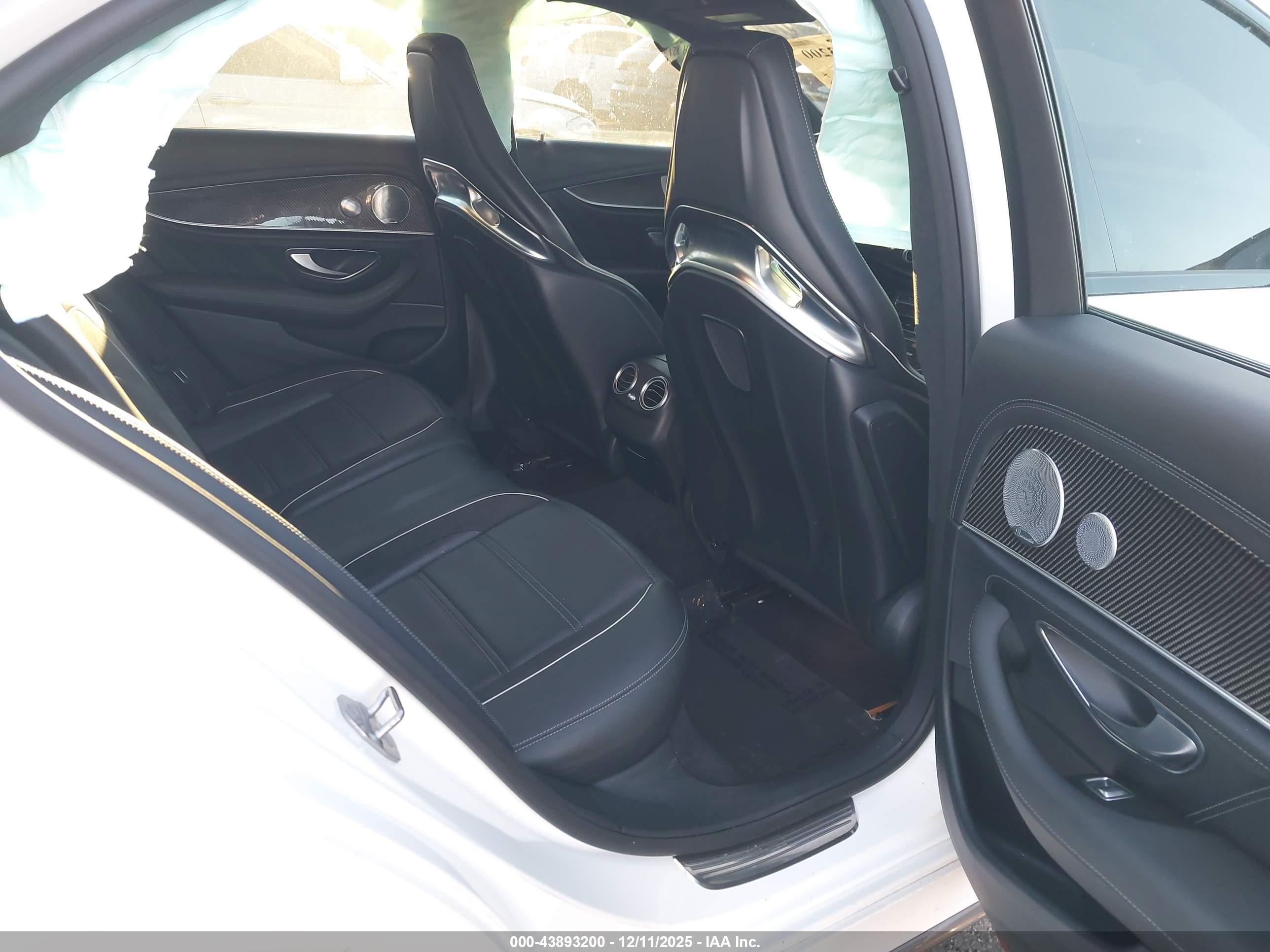 MERCEDES-BENZ E-CLASS image 8