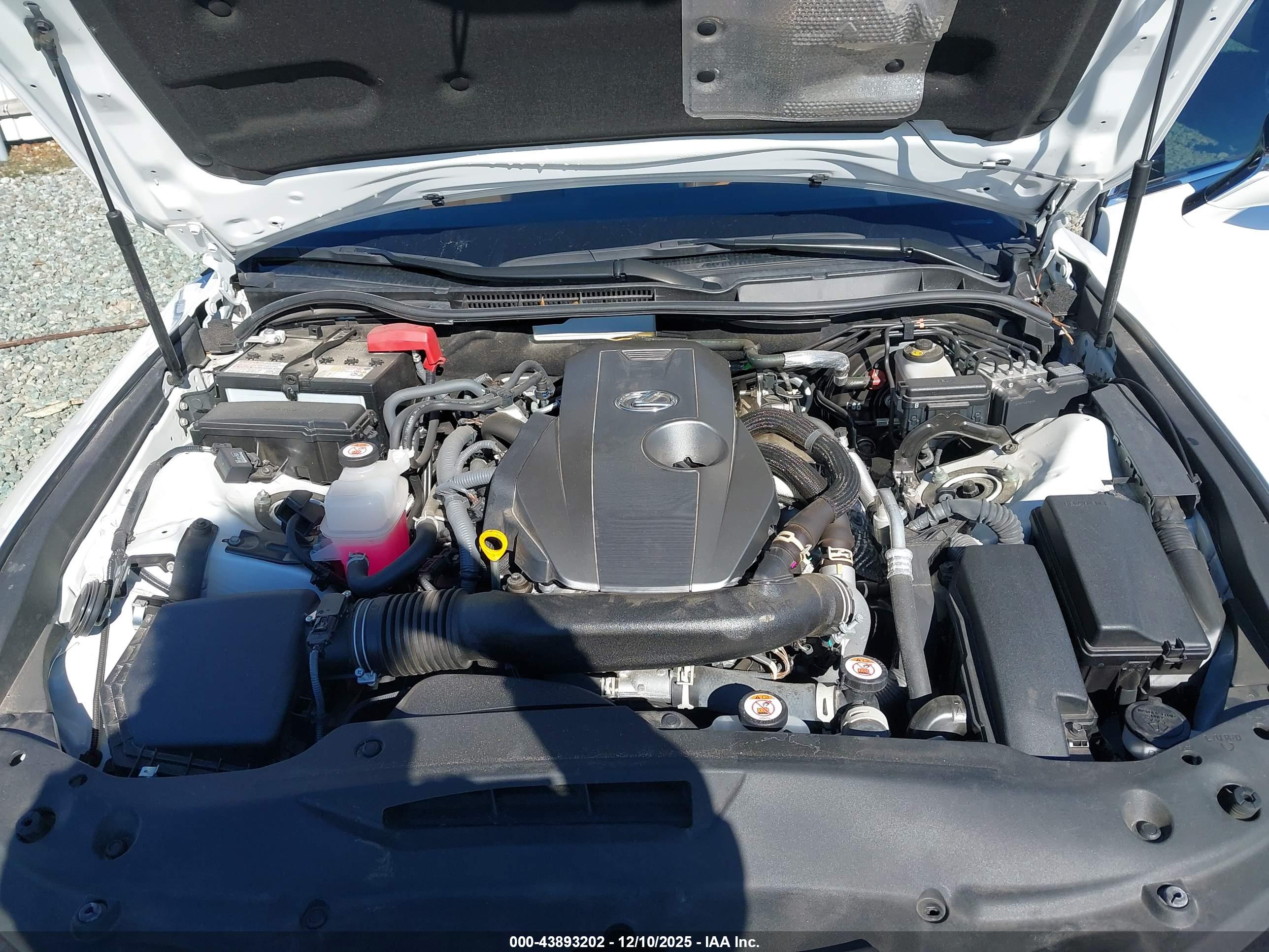 LEXUS IS image 10