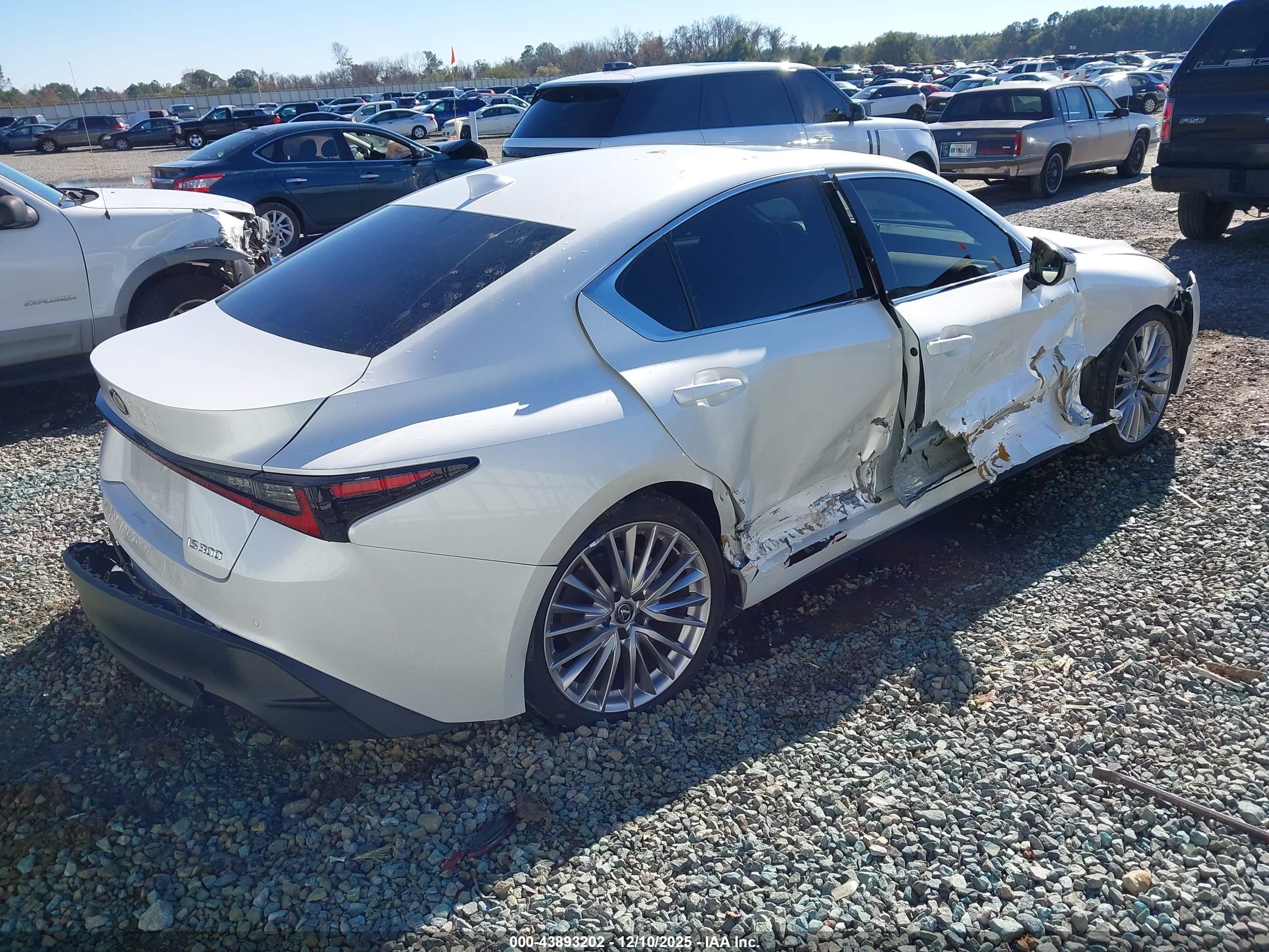 LEXUS IS image 4