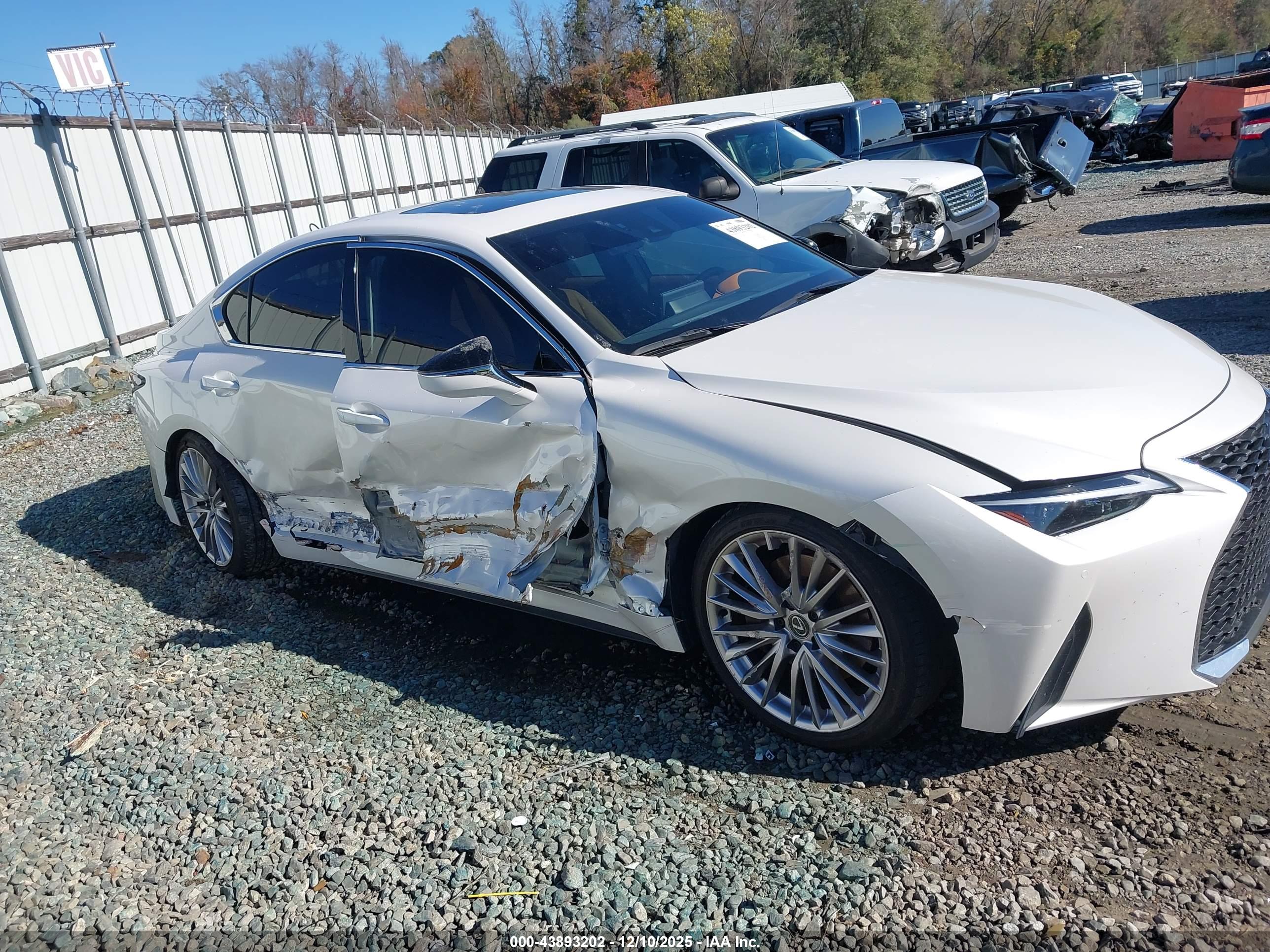 LEXUS IS image 6