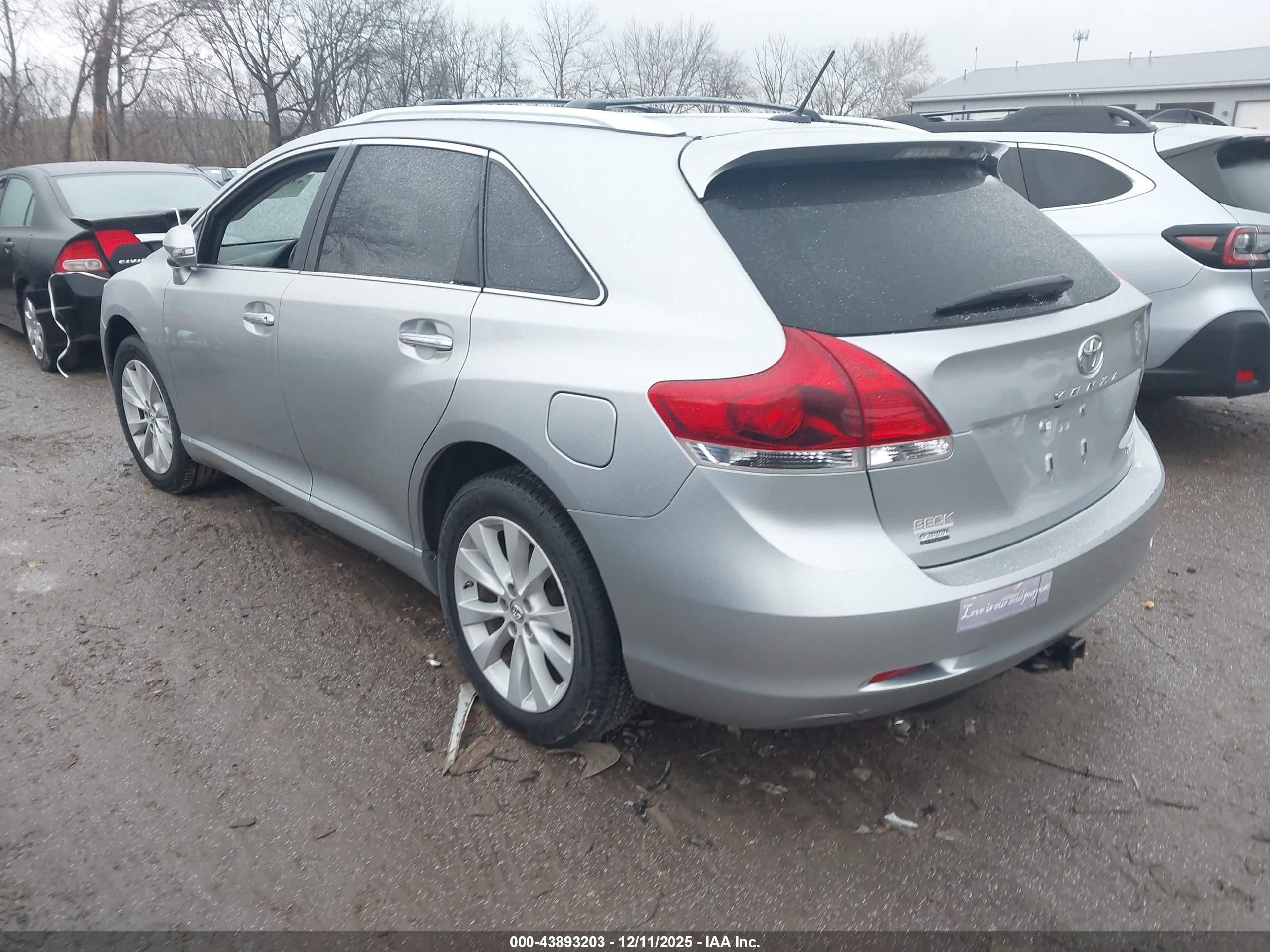 TOYOTA VENZA image 3