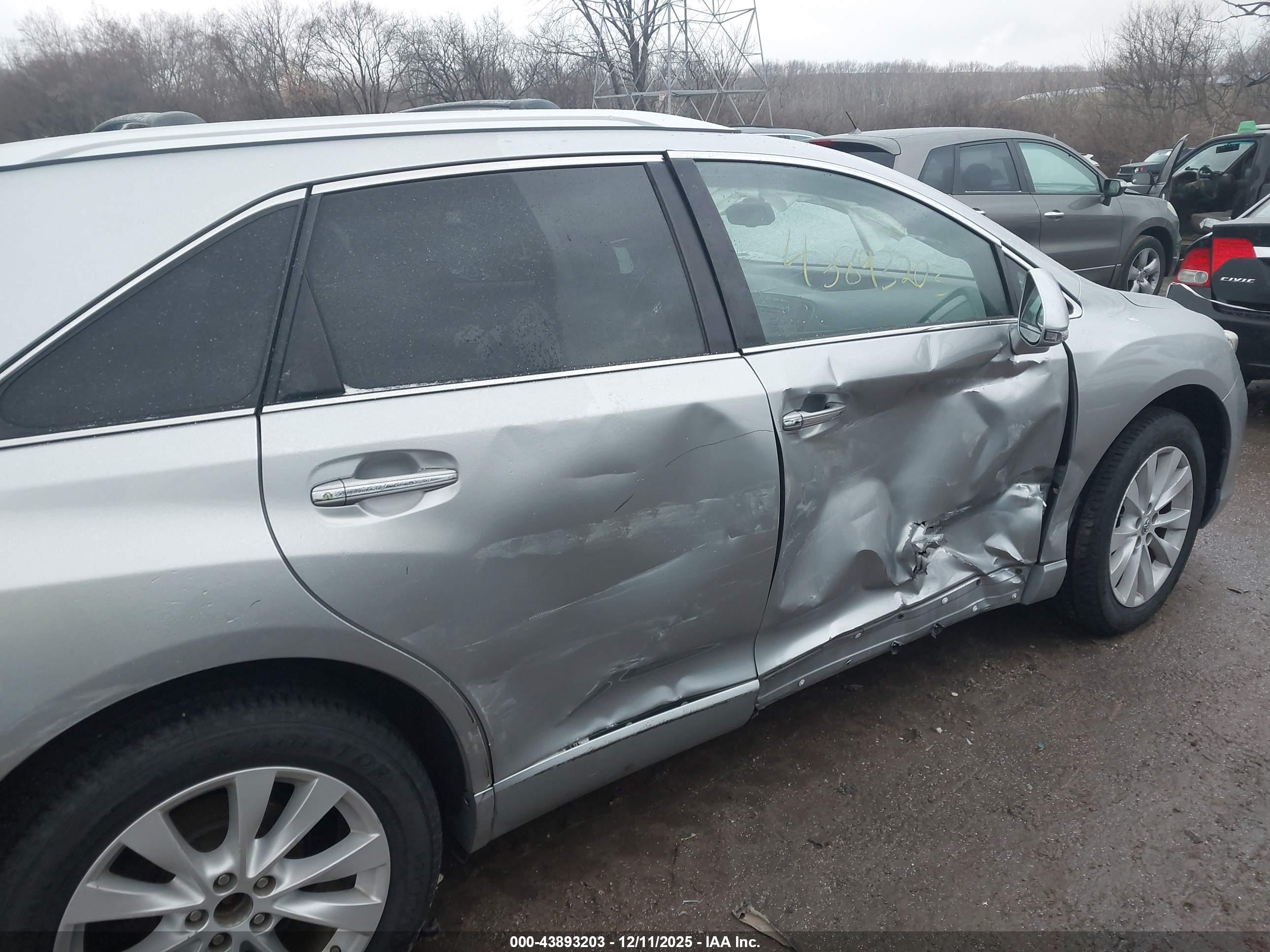 TOYOTA VENZA image 6