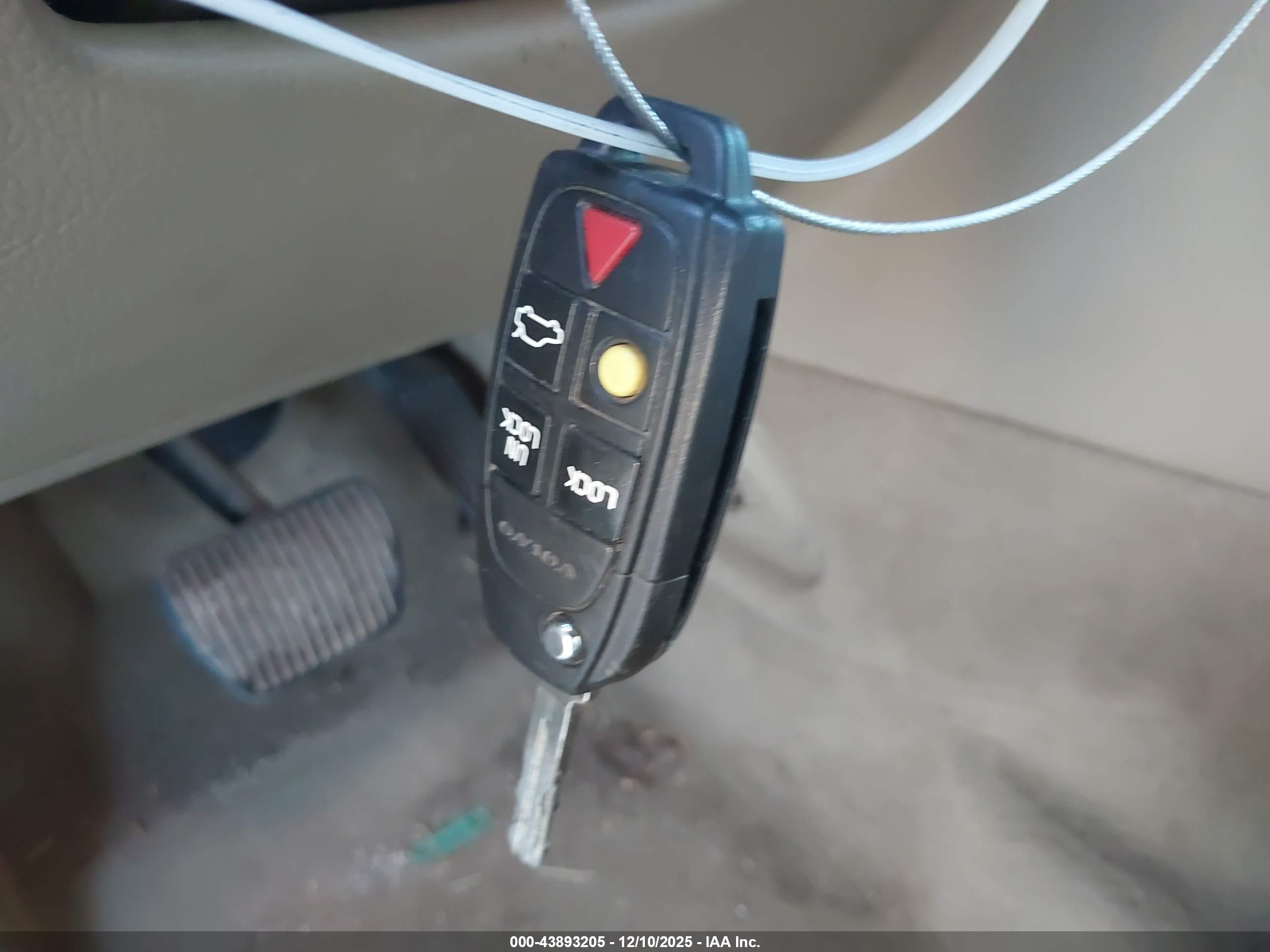 VOLVO XC90 image 11