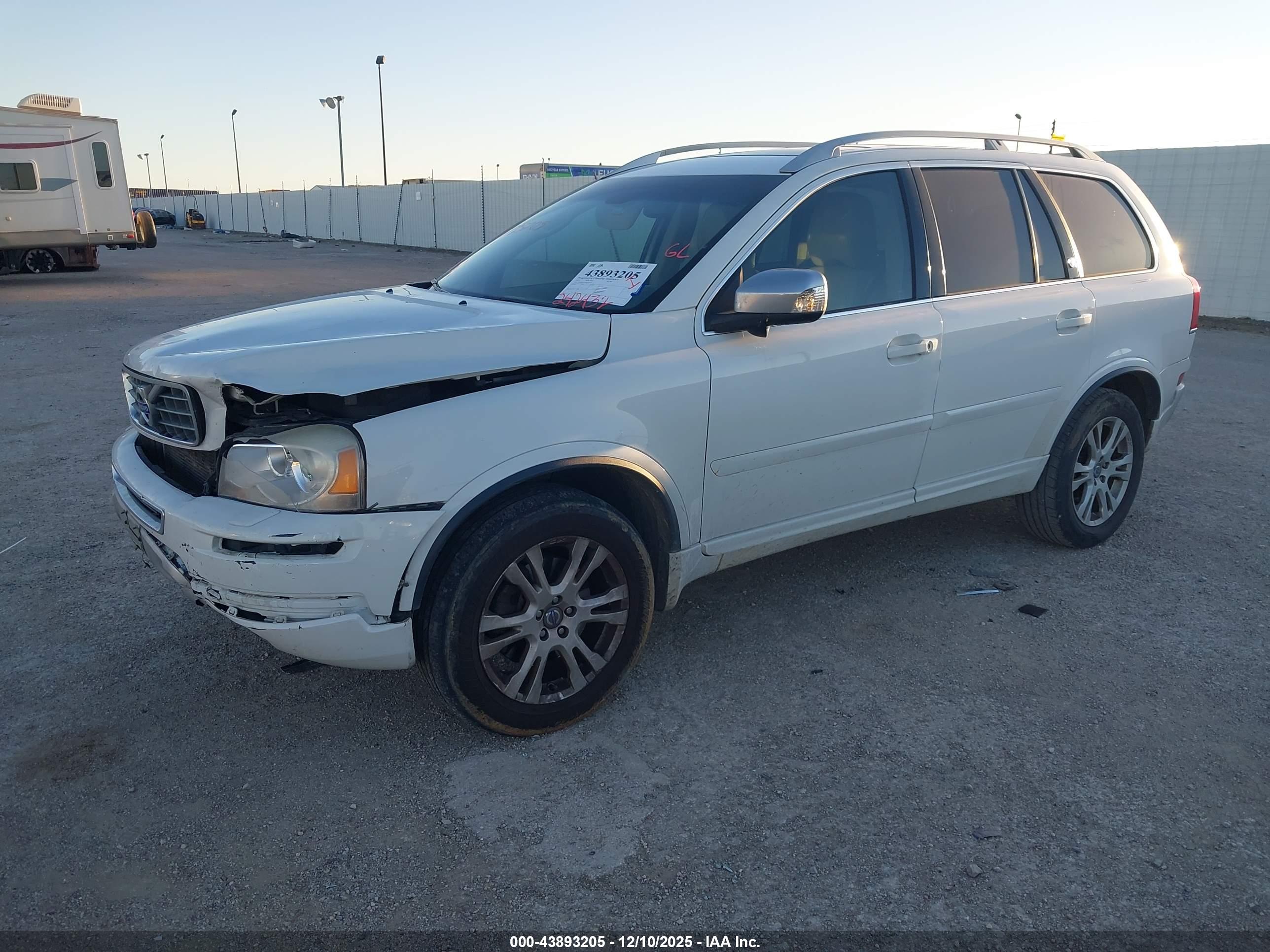 VOLVO XC90 image 2