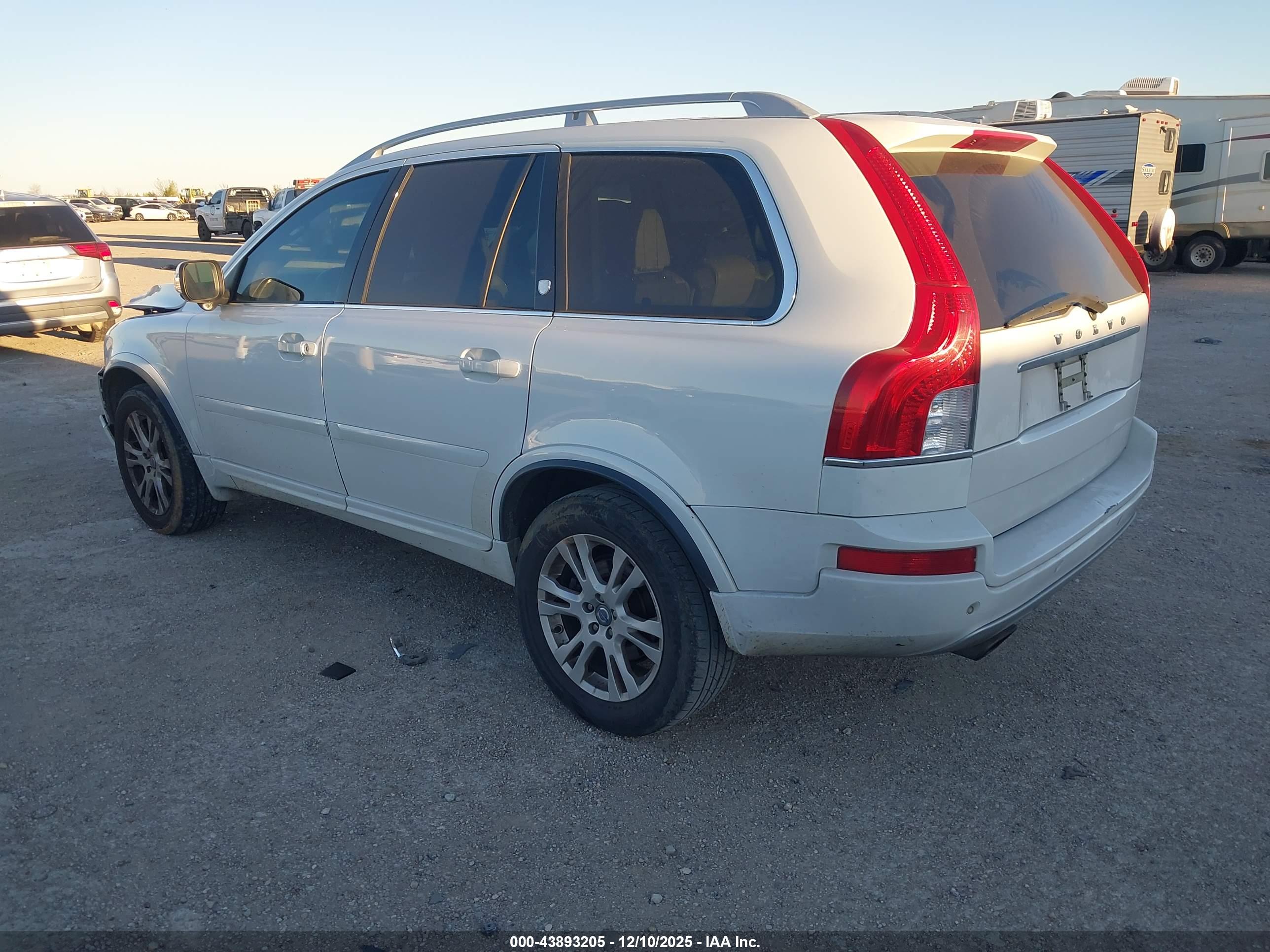 VOLVO XC90 image 3