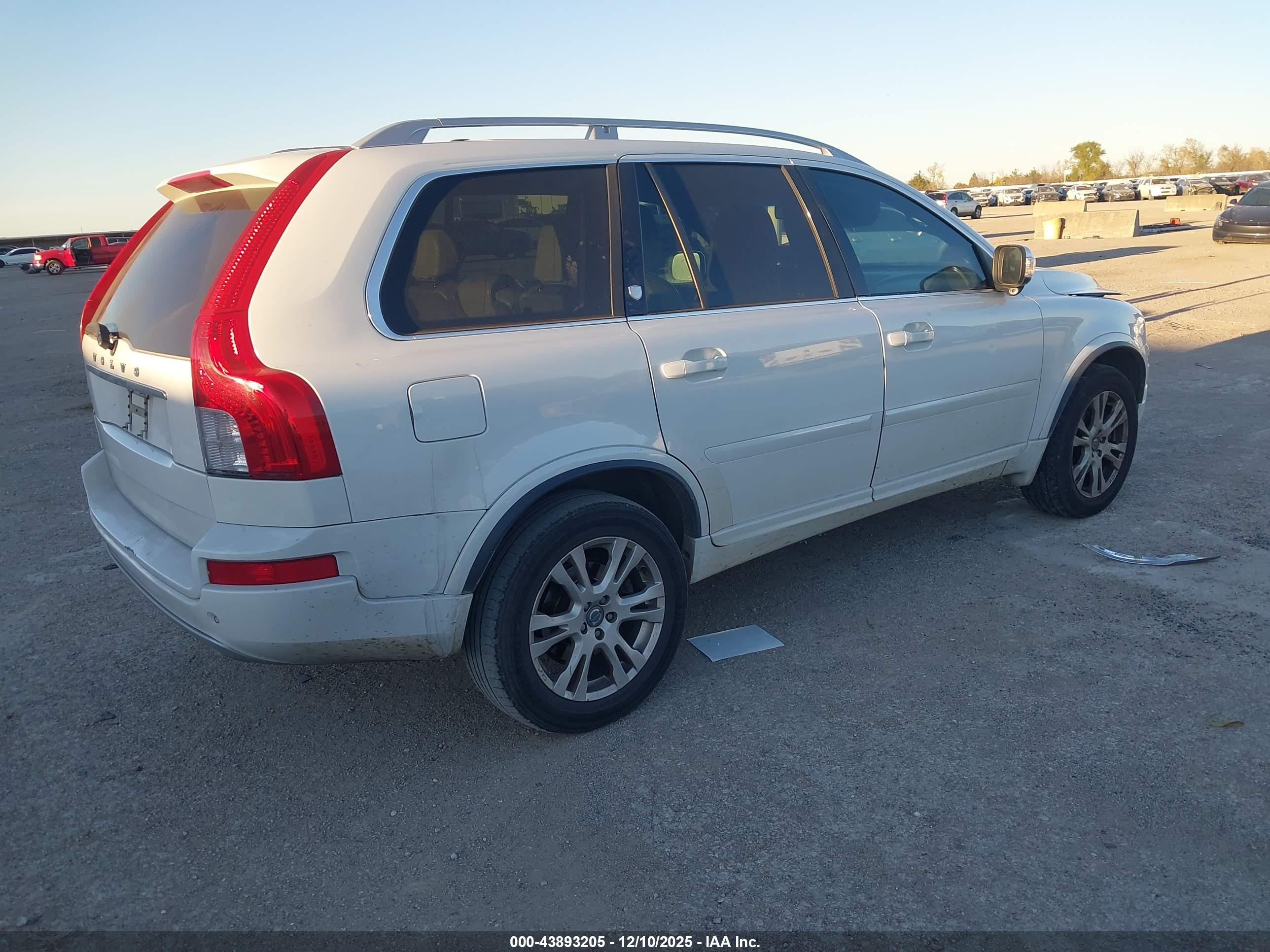 VOLVO XC90 image 4