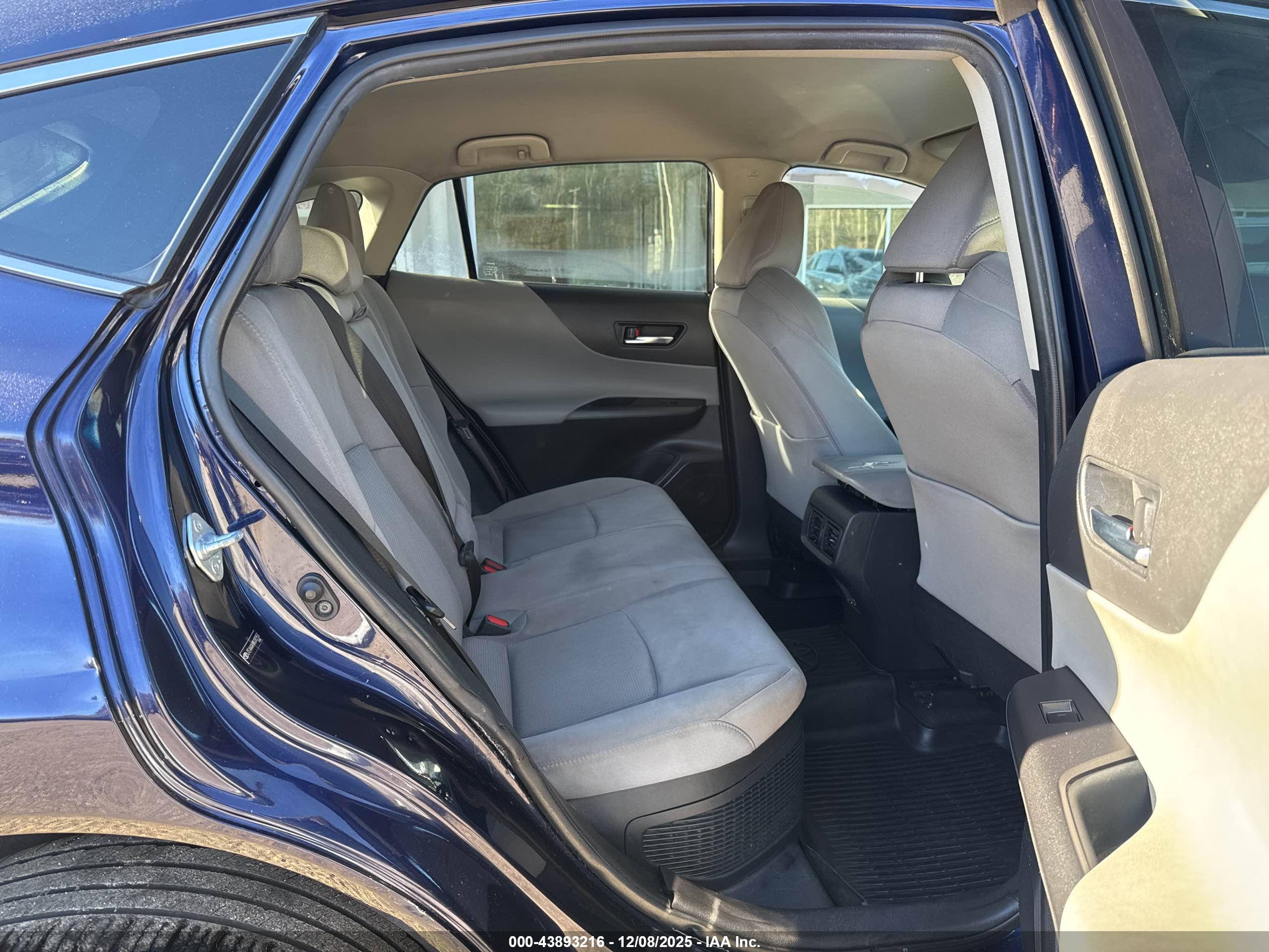 TOYOTA VENZA image 8