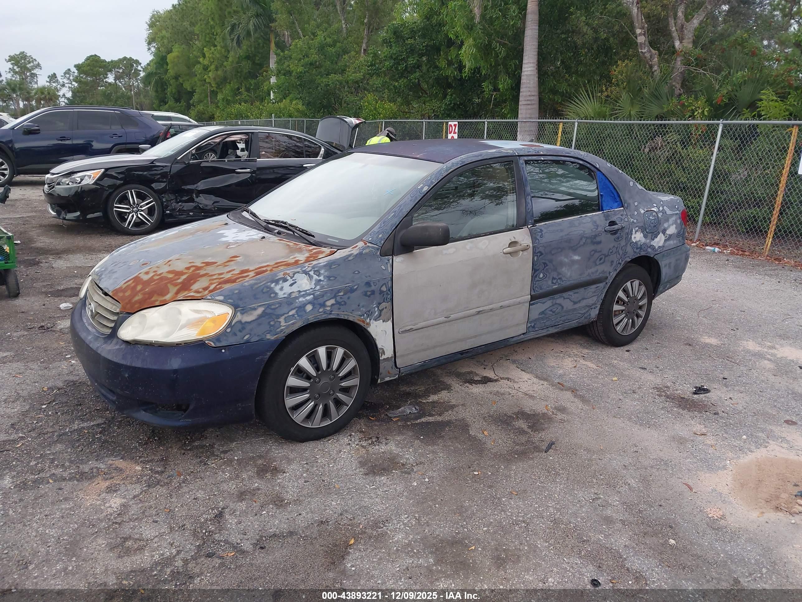 TOYOTA COROLLA image 2