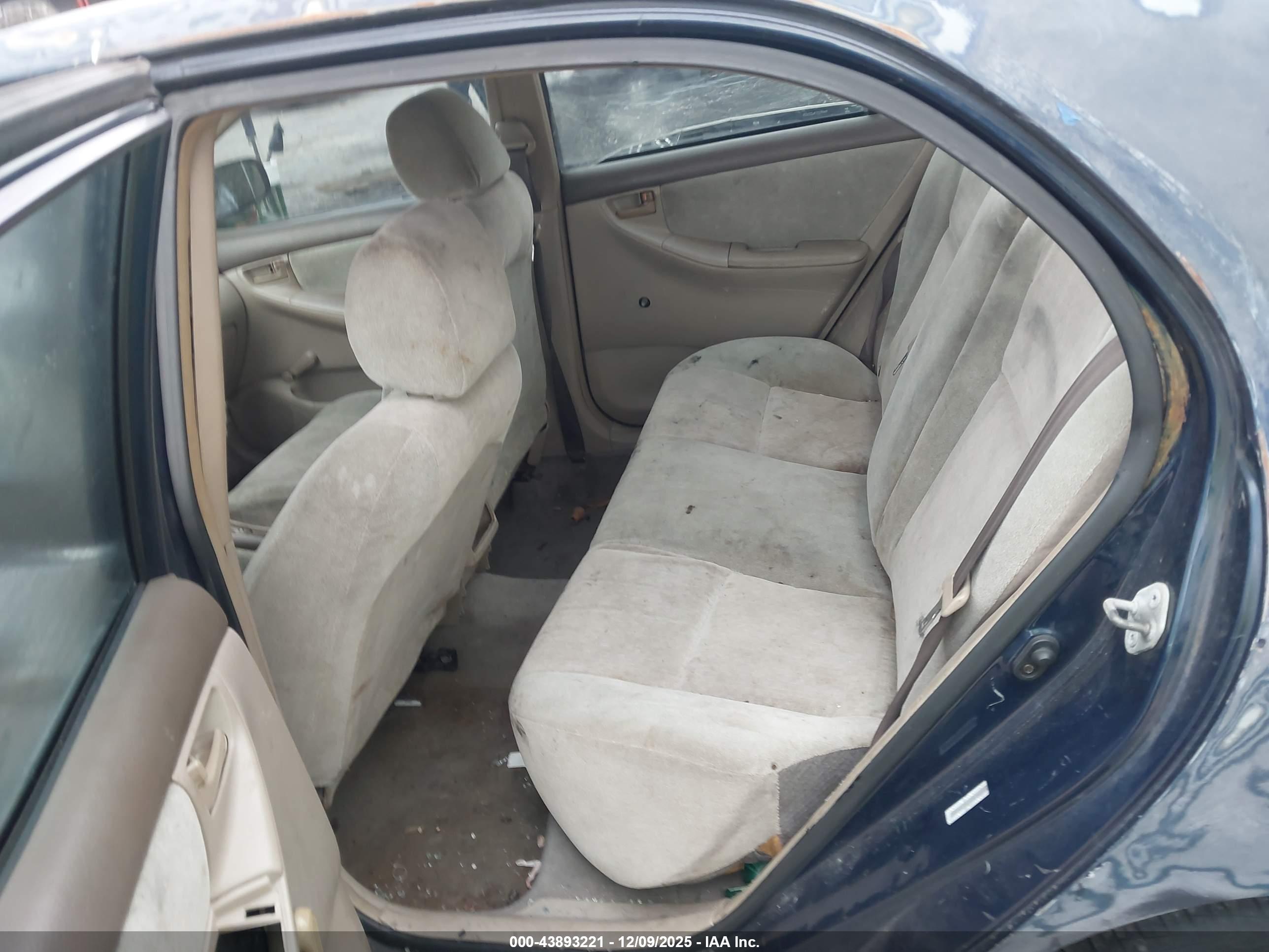 TOYOTA COROLLA image 8