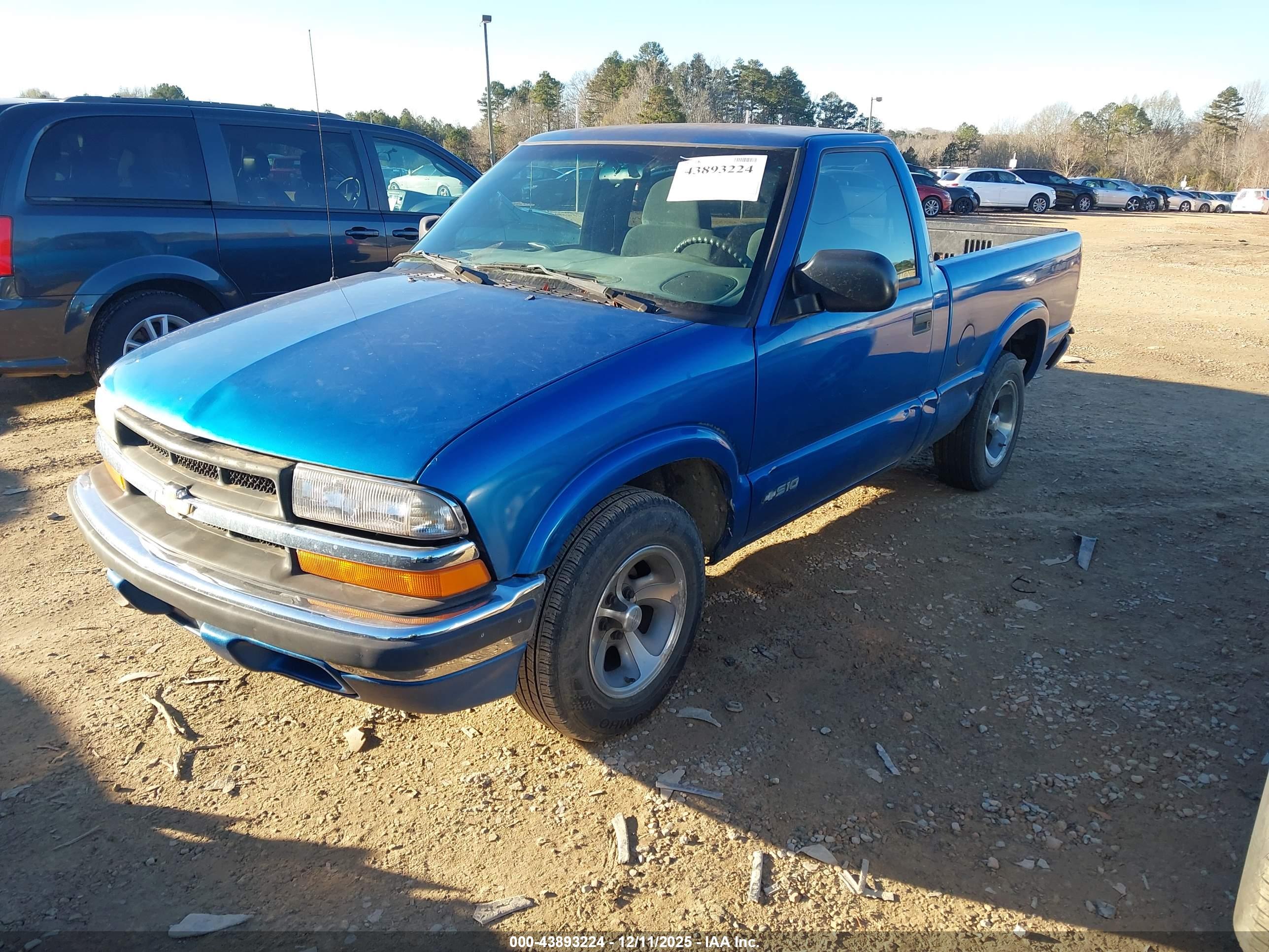 CHEVROLET S-10 image 2