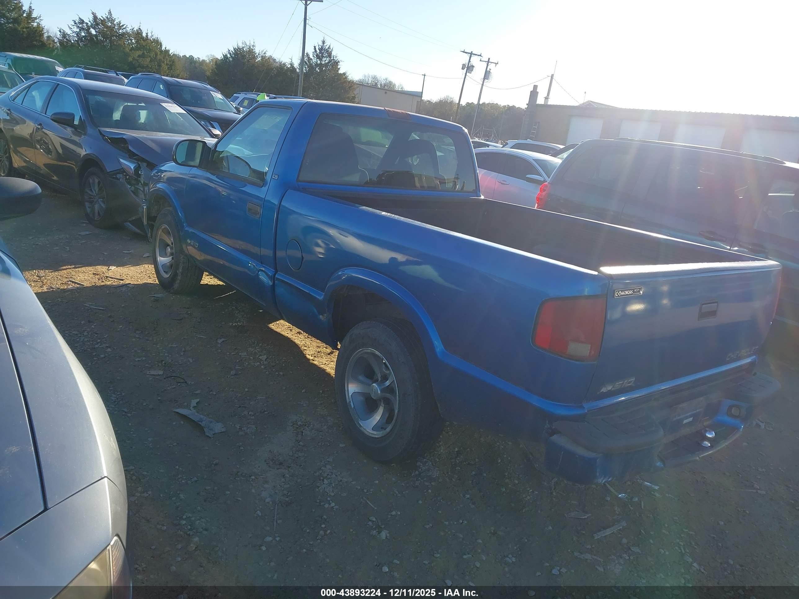CHEVROLET S-10 image 3