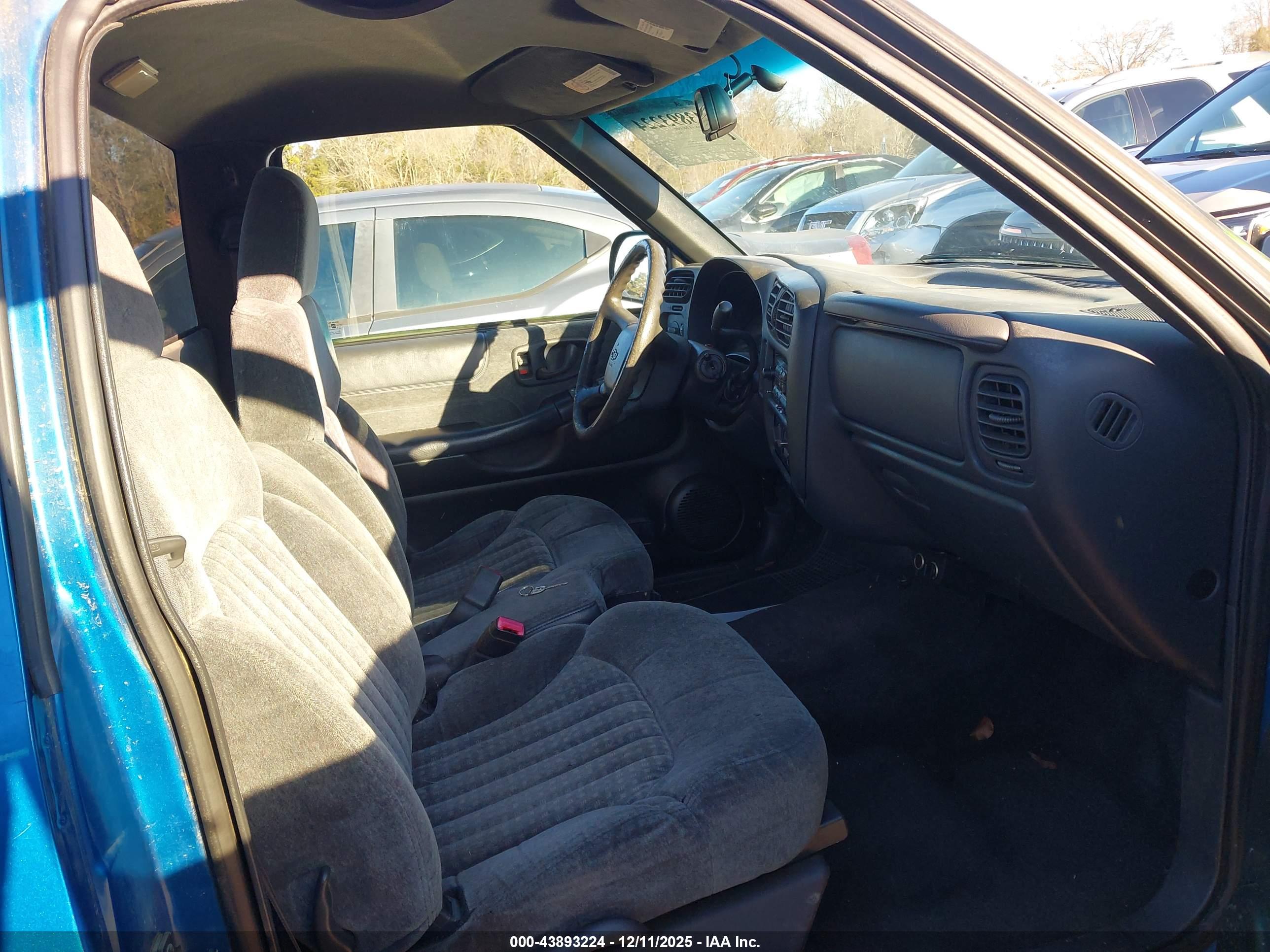 CHEVROLET S-10 image 5