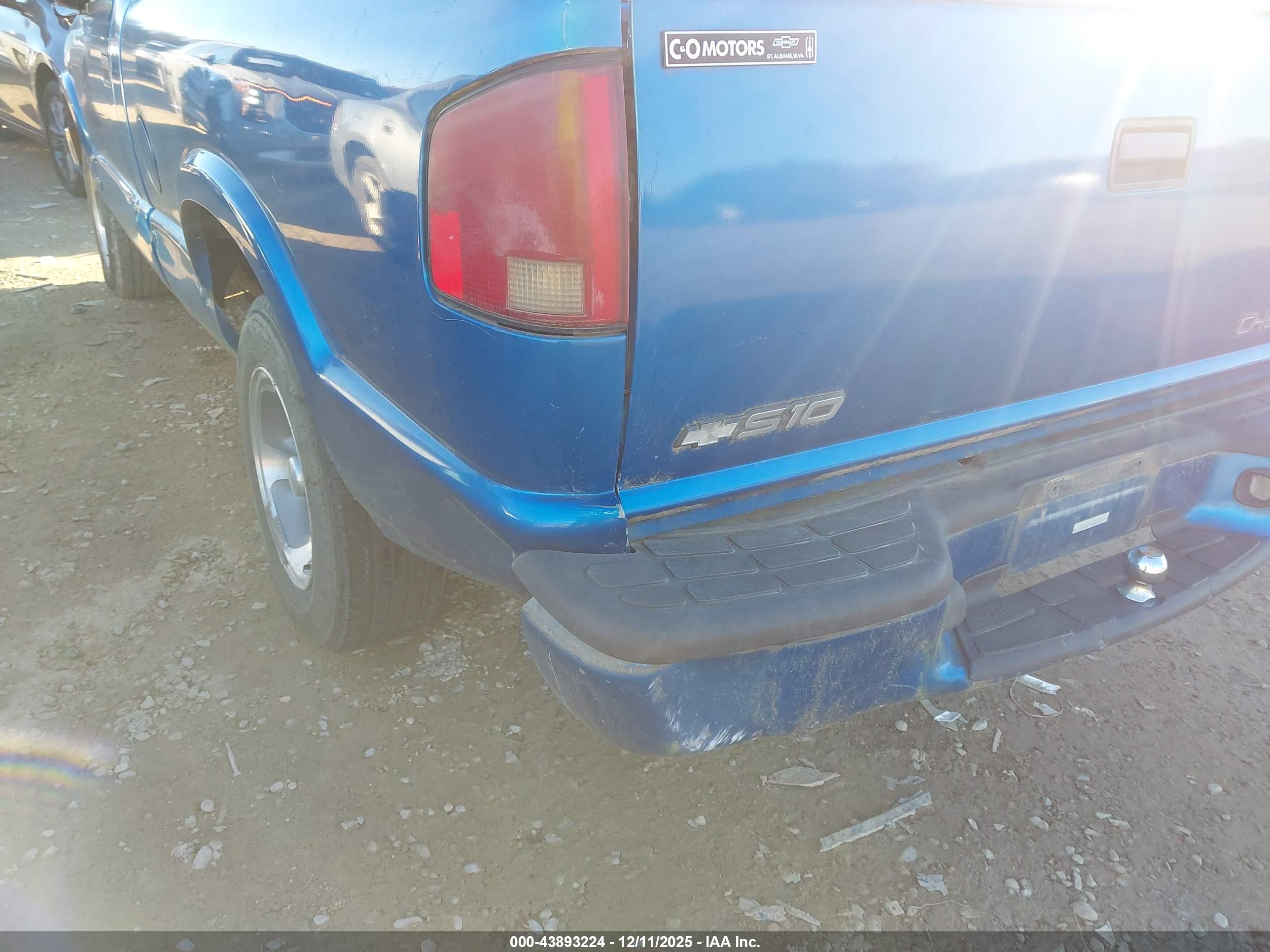 CHEVROLET S-10 image 6
