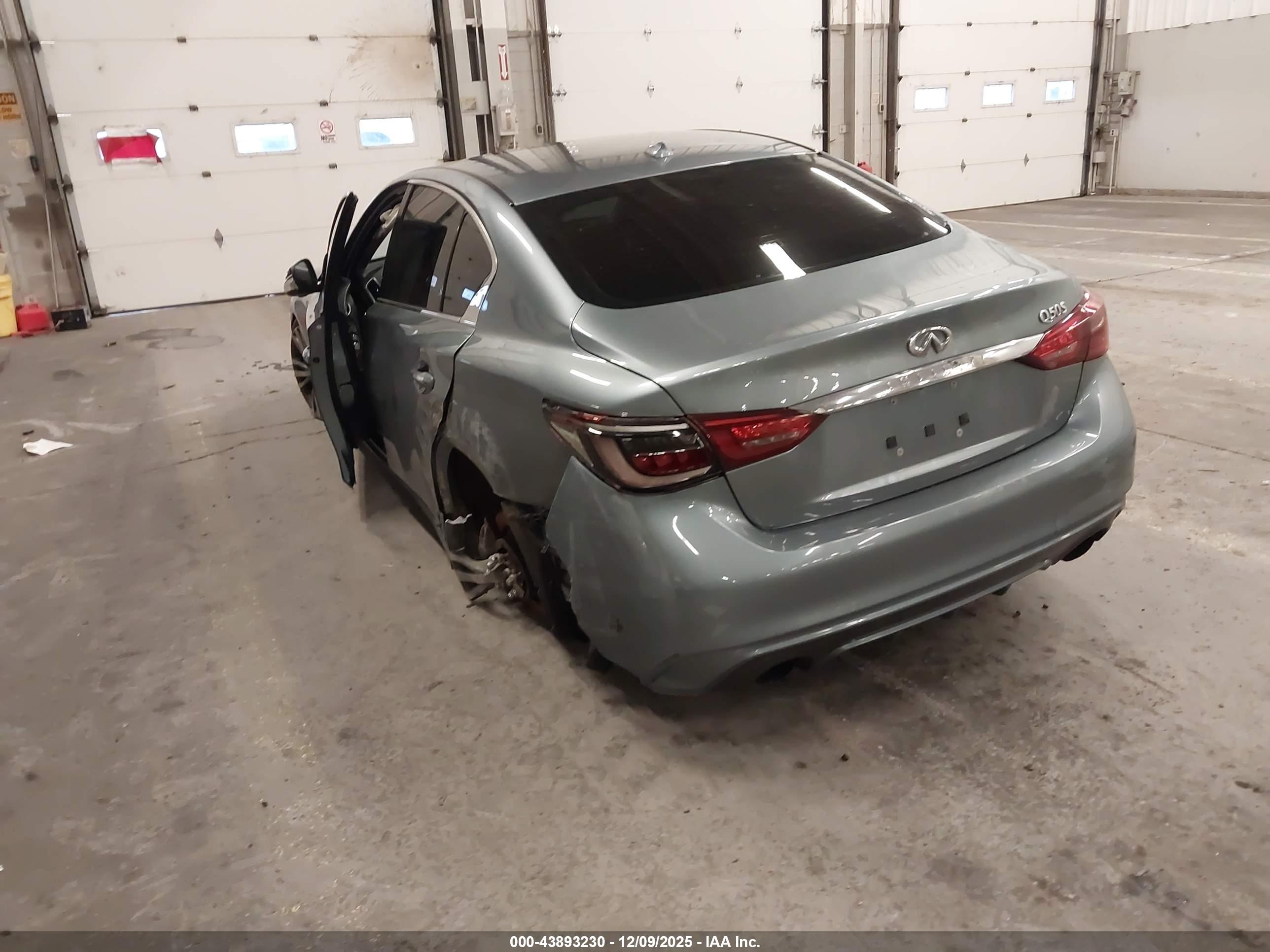 INFINITI Q50 image 3