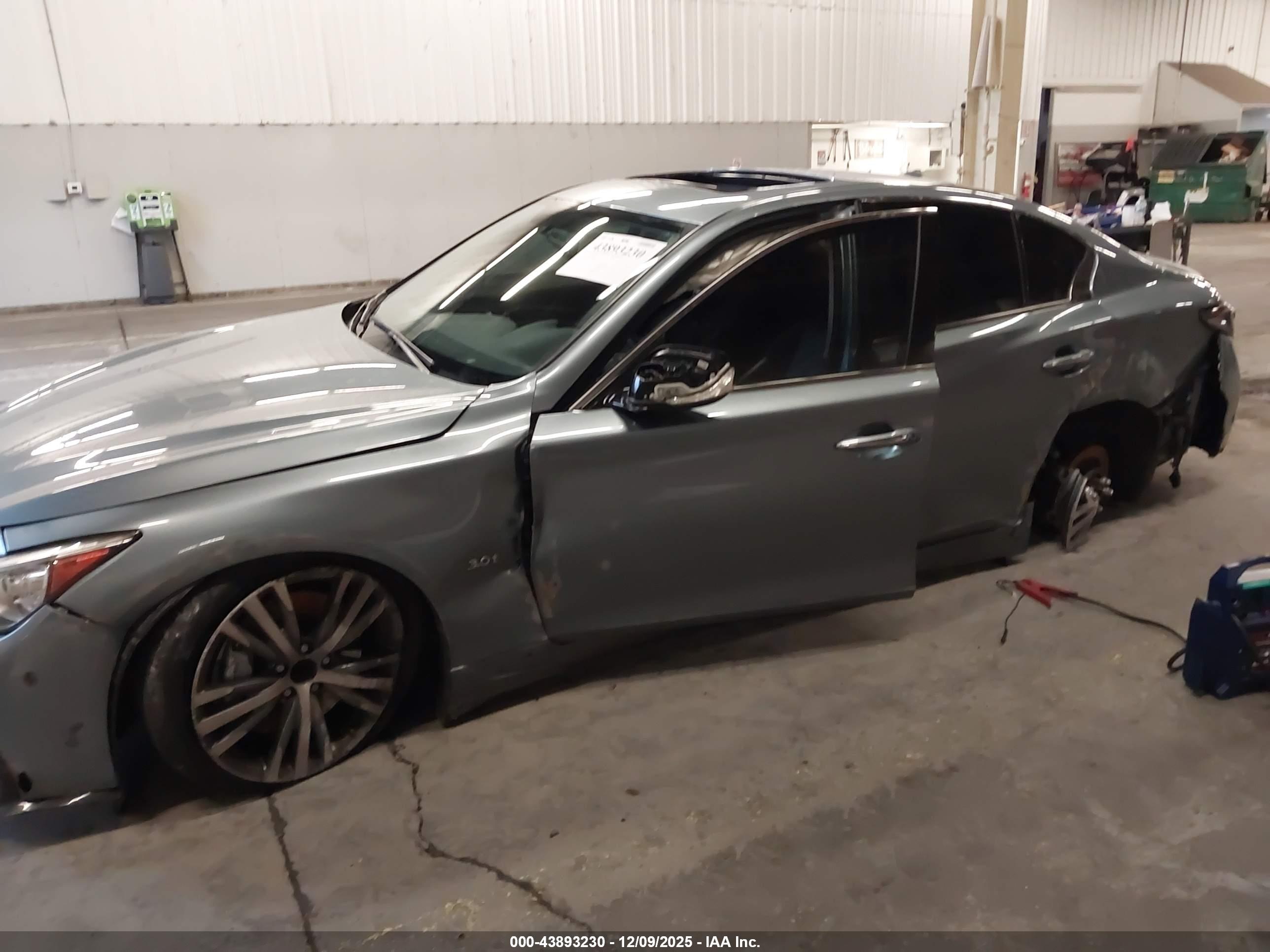 INFINITI Q50 image 6