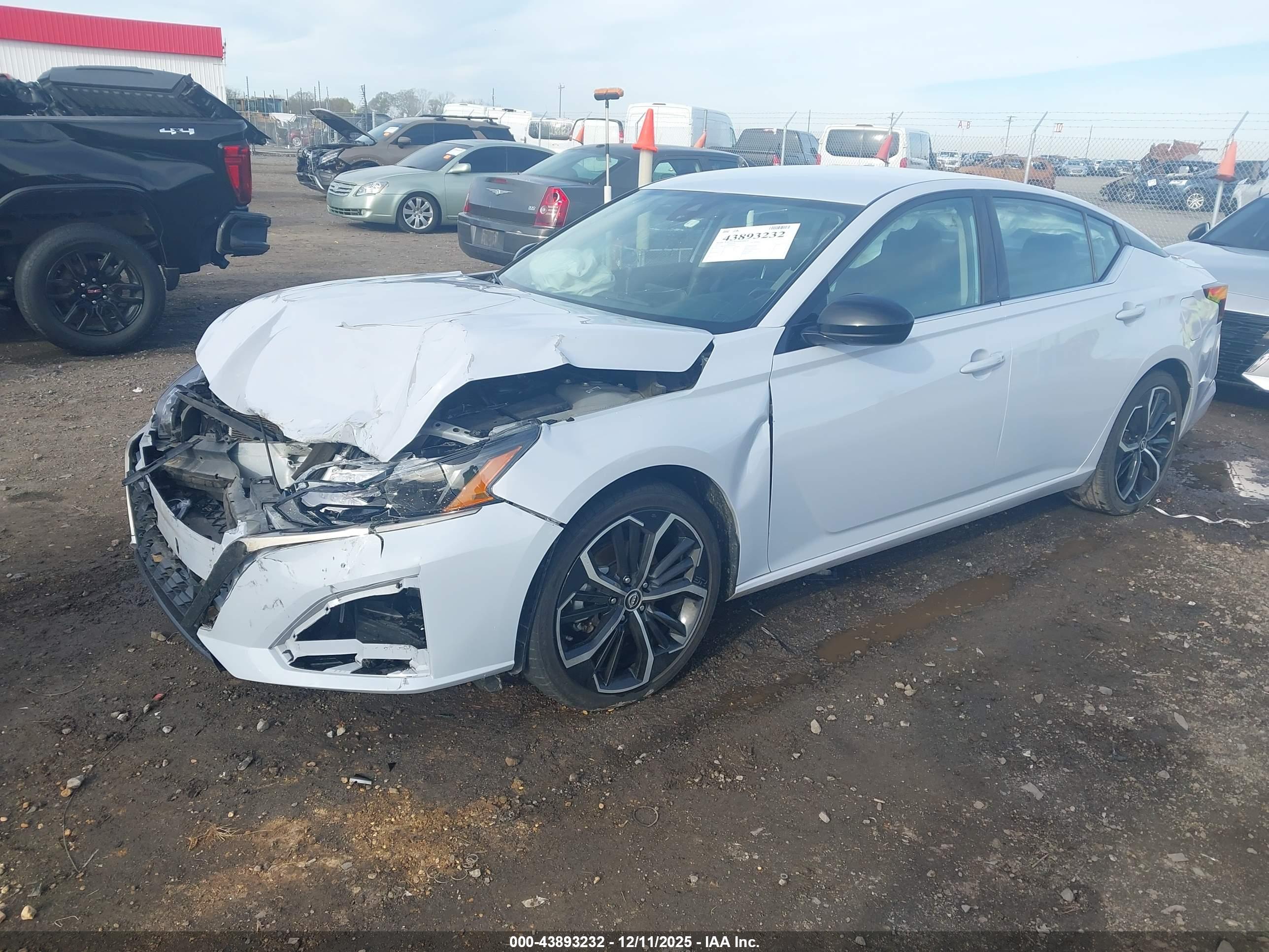 NISSAN ALTIMA image 2