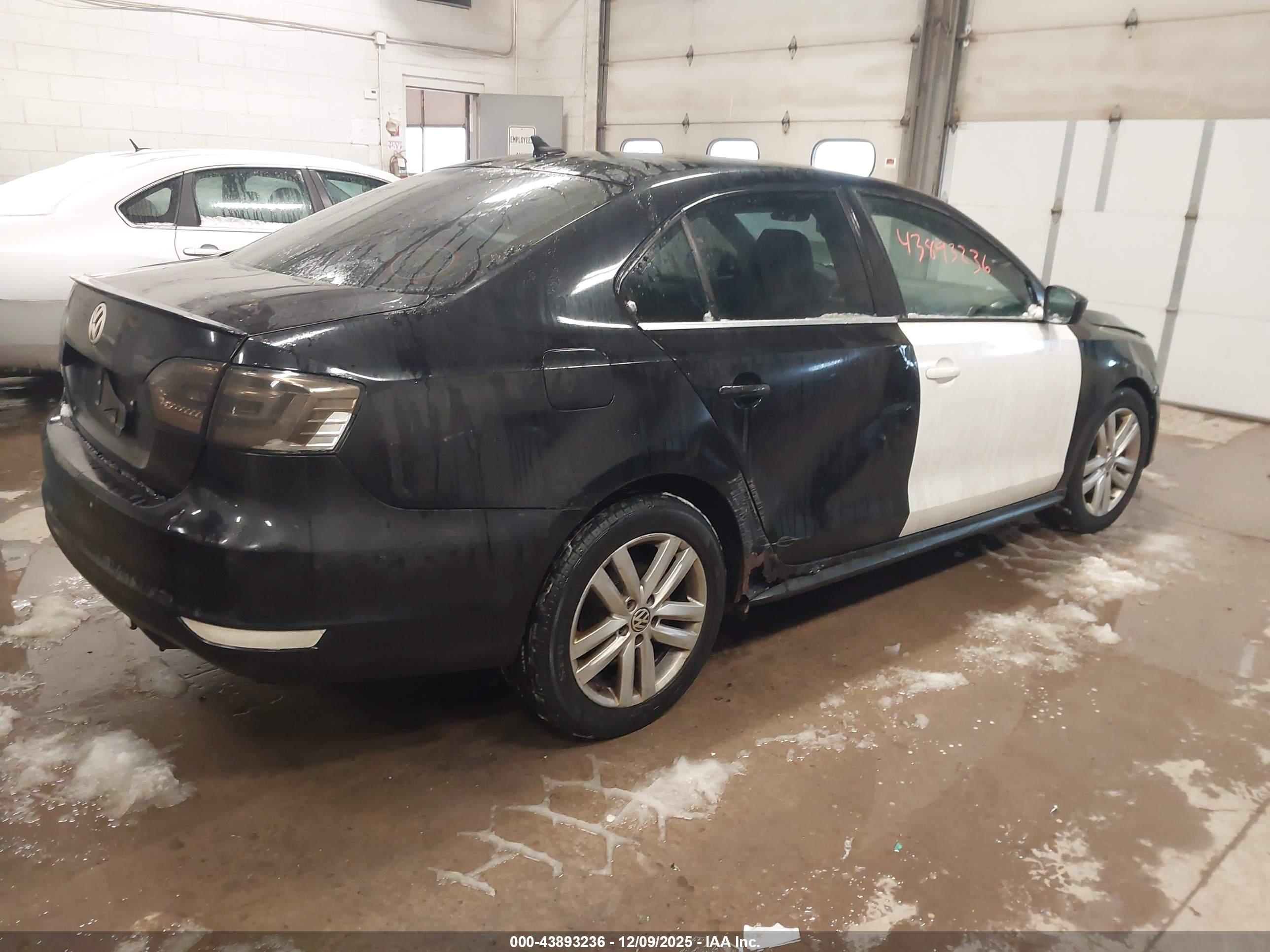 VOLKSWAGEN JETTA image 4