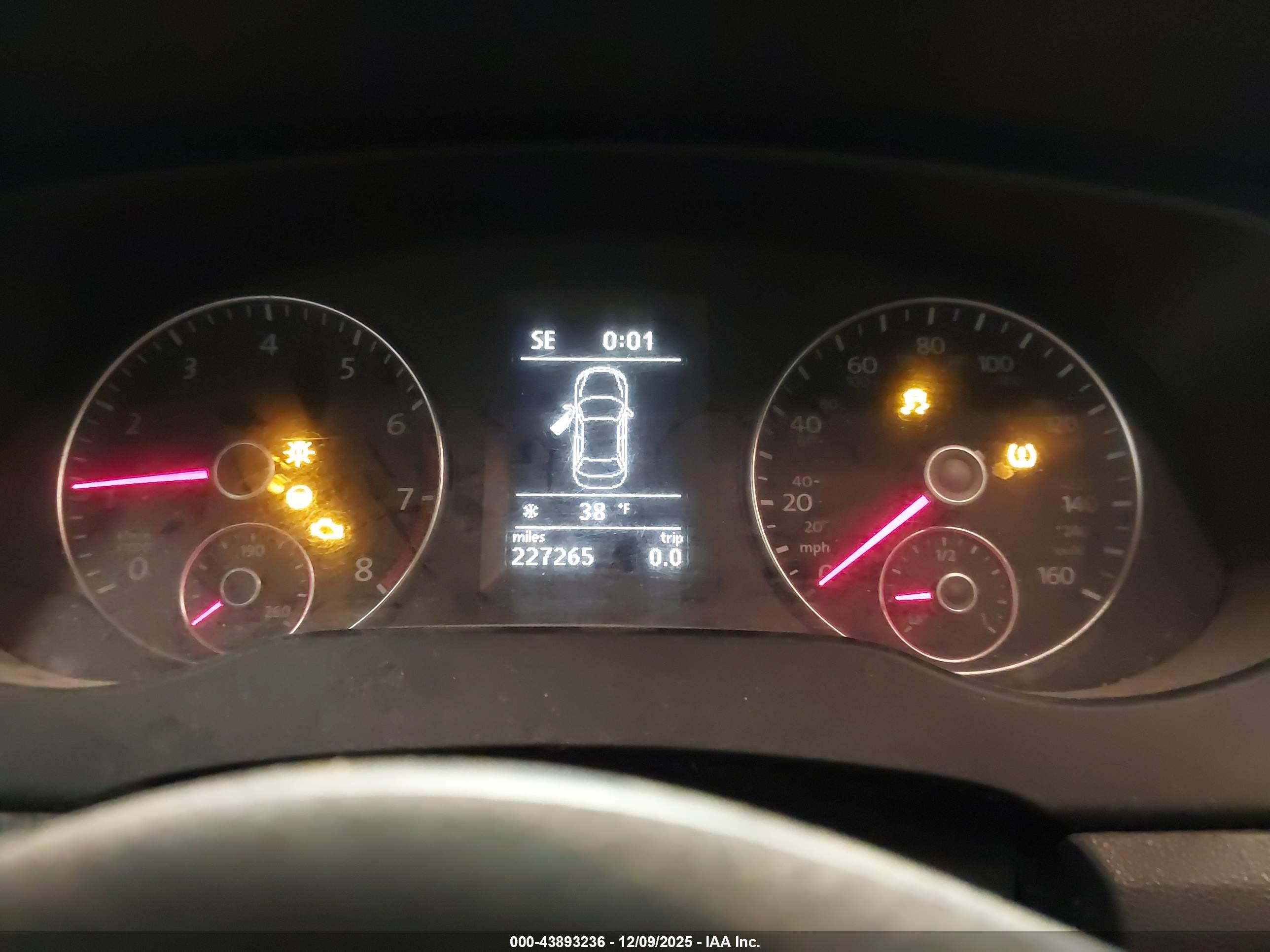 VOLKSWAGEN JETTA image 7