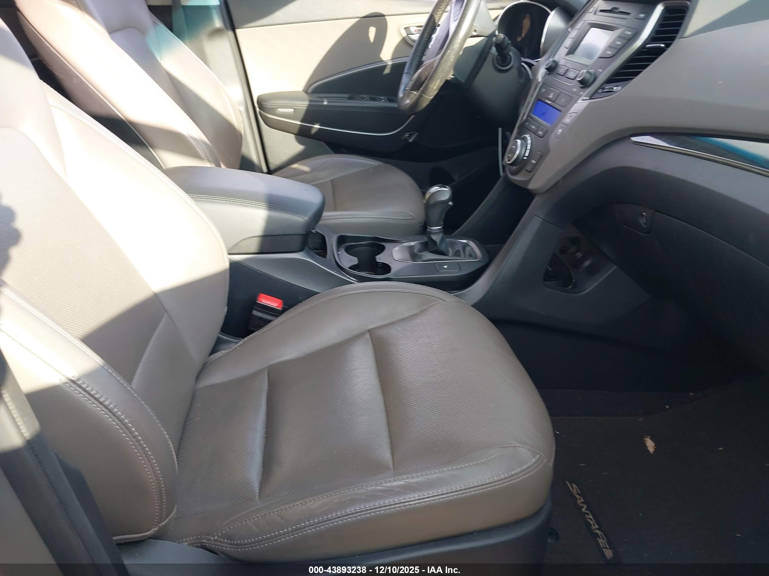 HYUNDAI SANTA image 5