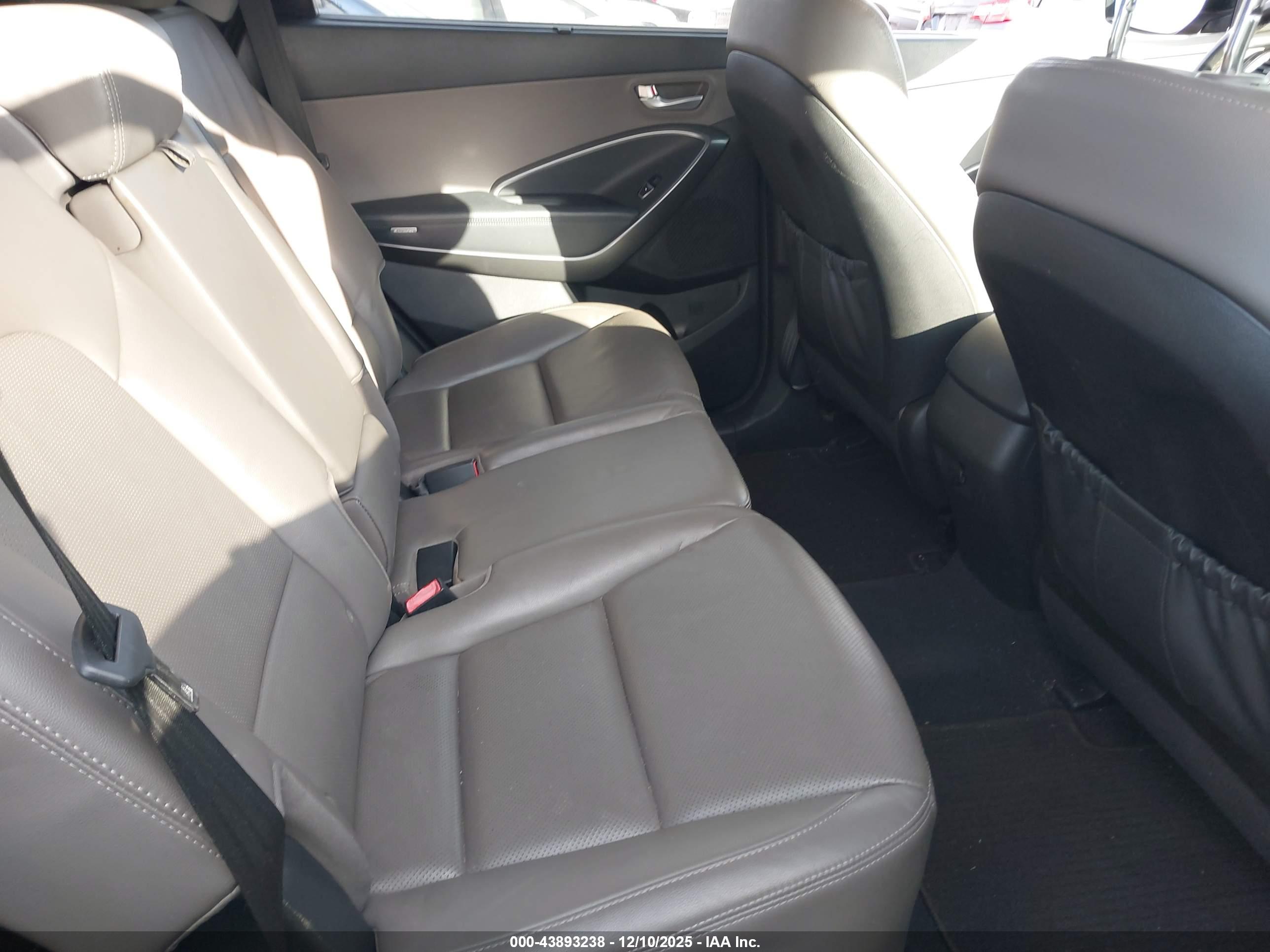 HYUNDAI SANTA image 8