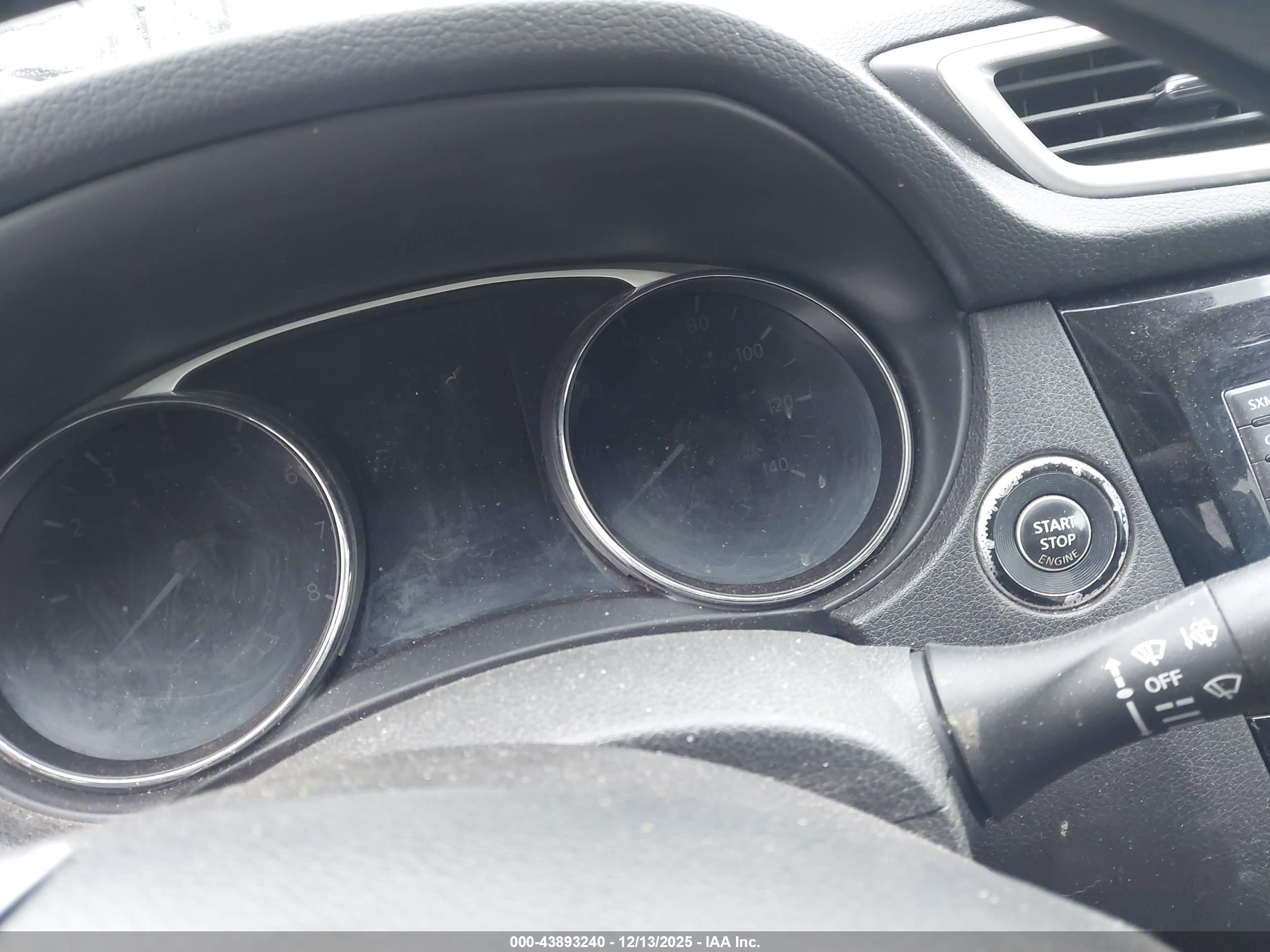 NISSAN ROGUE image 7