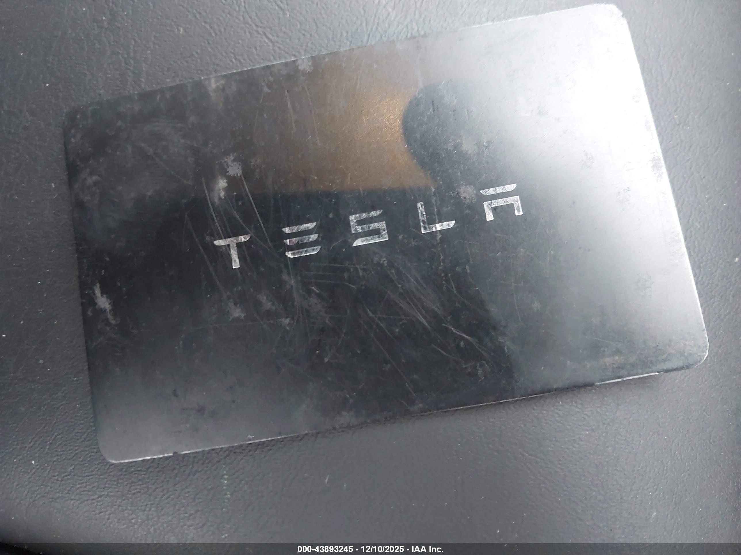 TESLA MODEL image 11