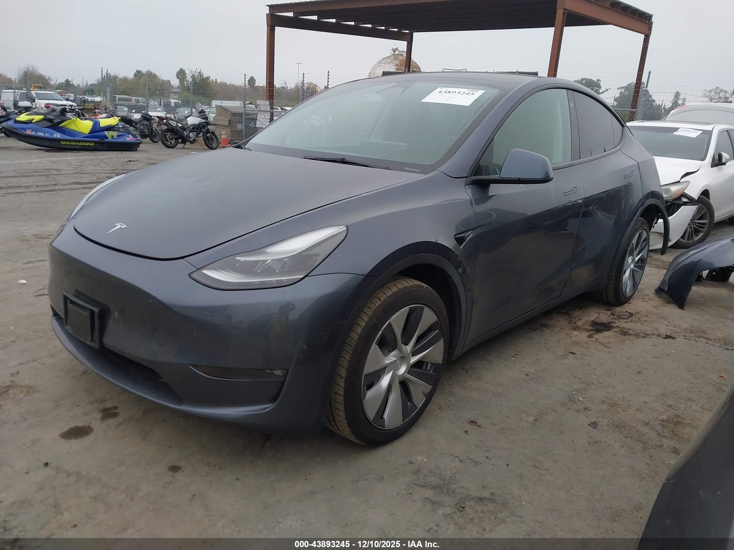 TESLA MODEL image 2