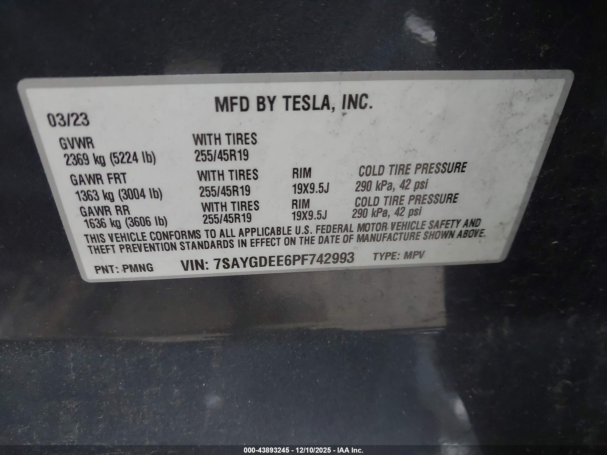 TESLA MODEL image 9