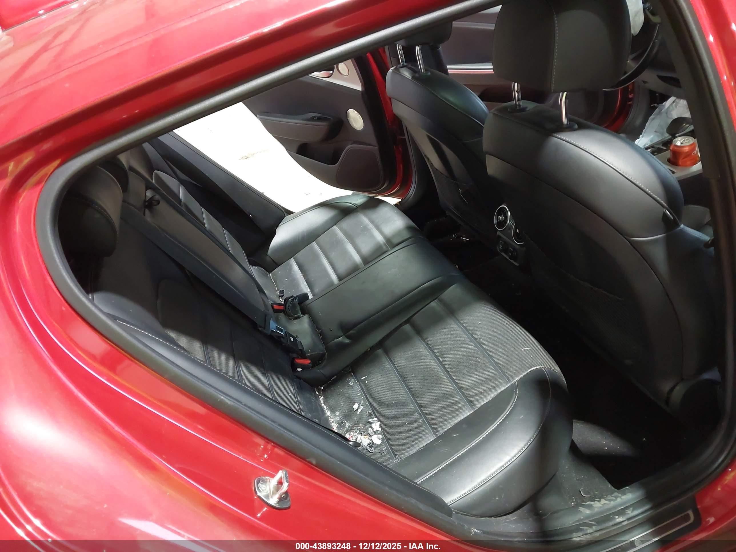 KIA STINGER image 8