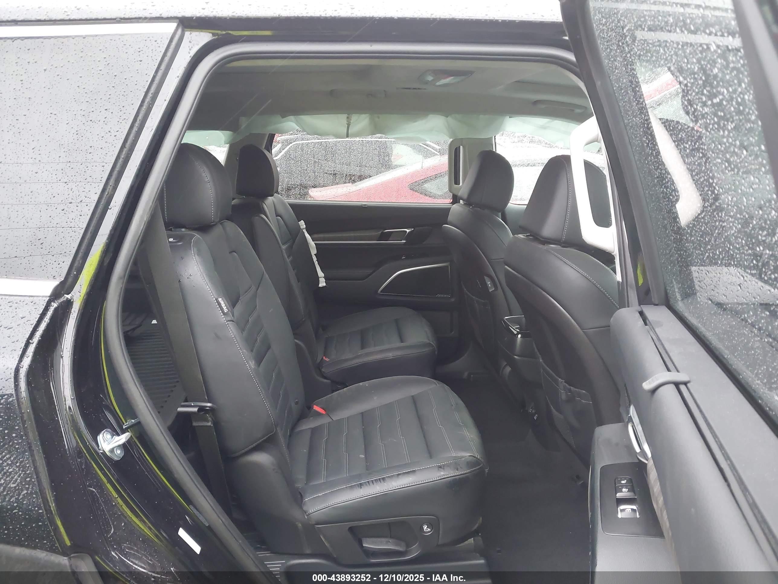 KIA TELLURIDE image 8