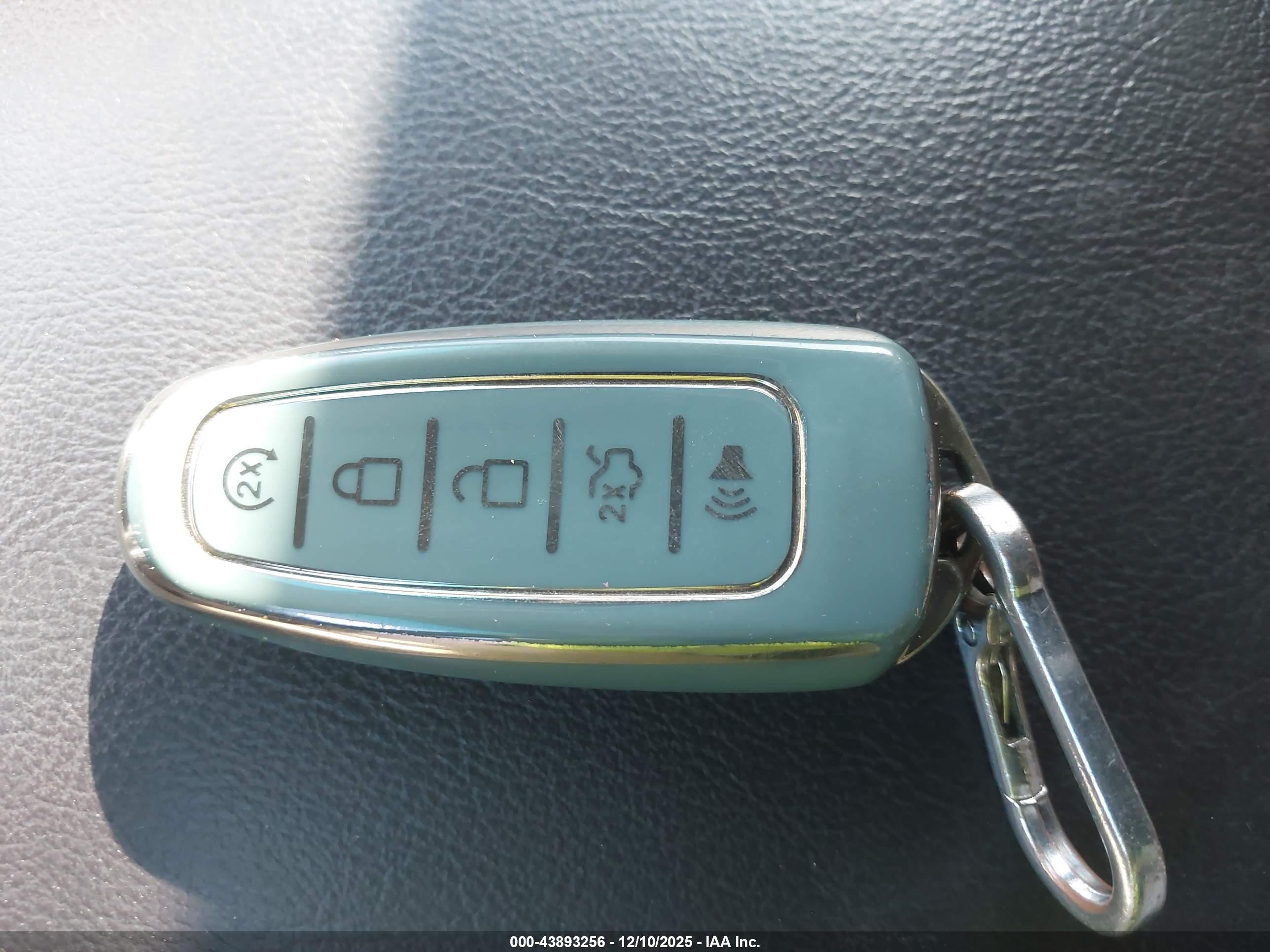 FORD EXPLORER image 11