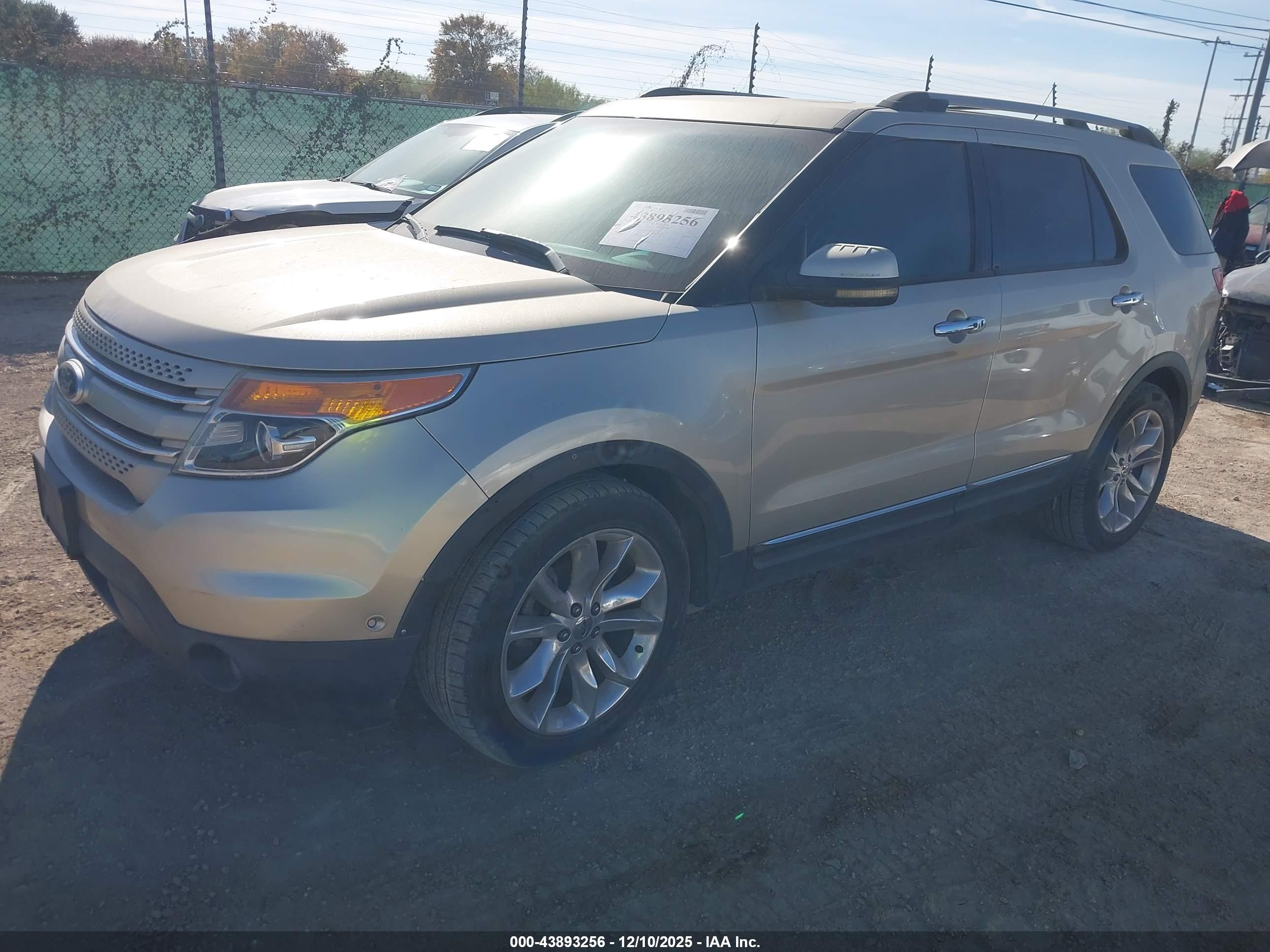 FORD EXPLORER image 2