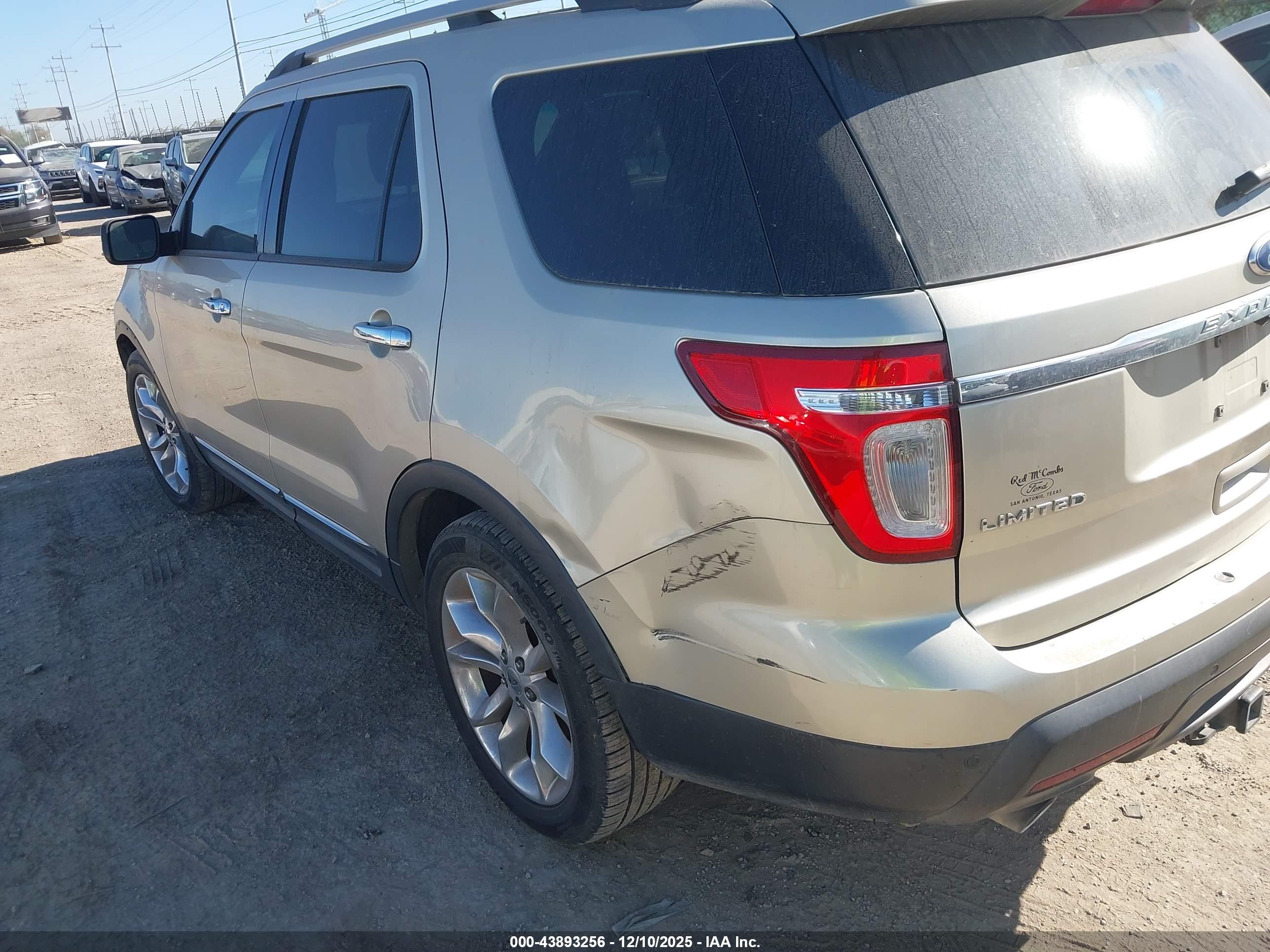 FORD EXPLORER image 3
