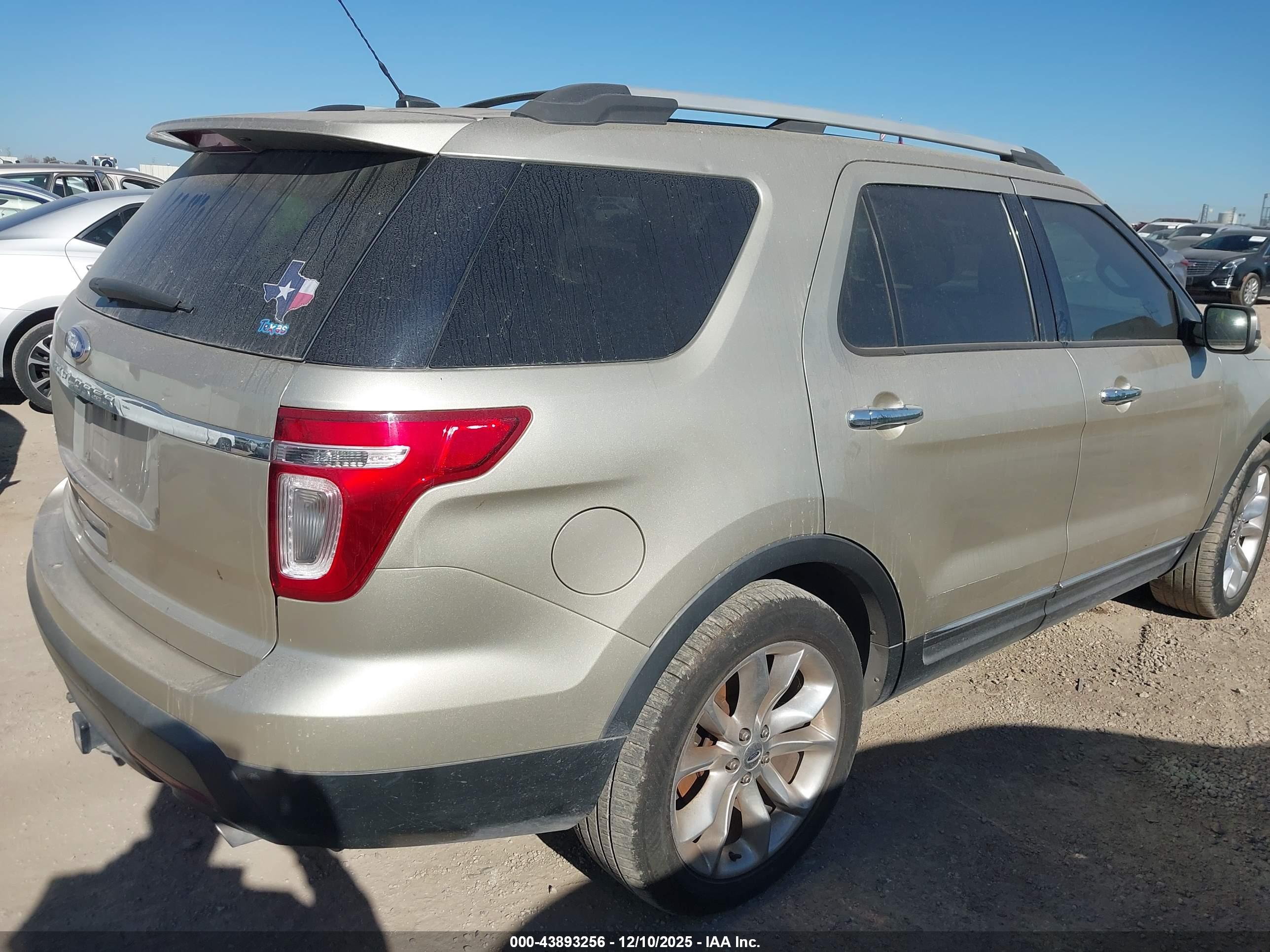 FORD EXPLORER image 4