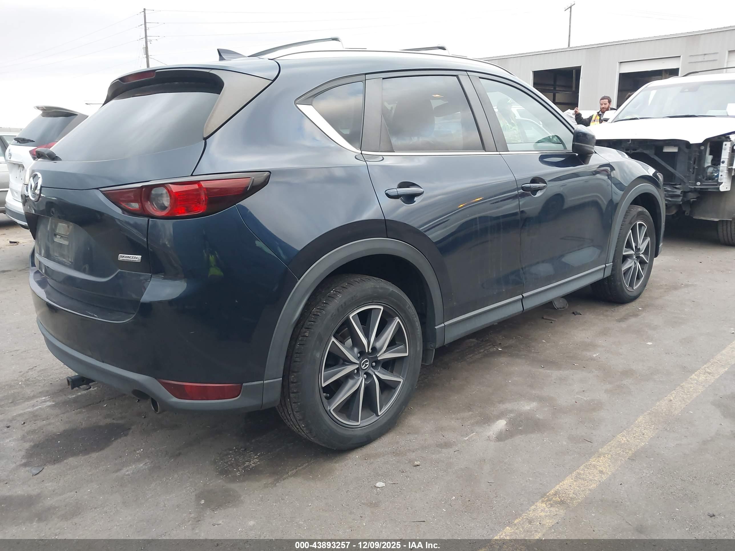 MAZDA CX-5 image 4