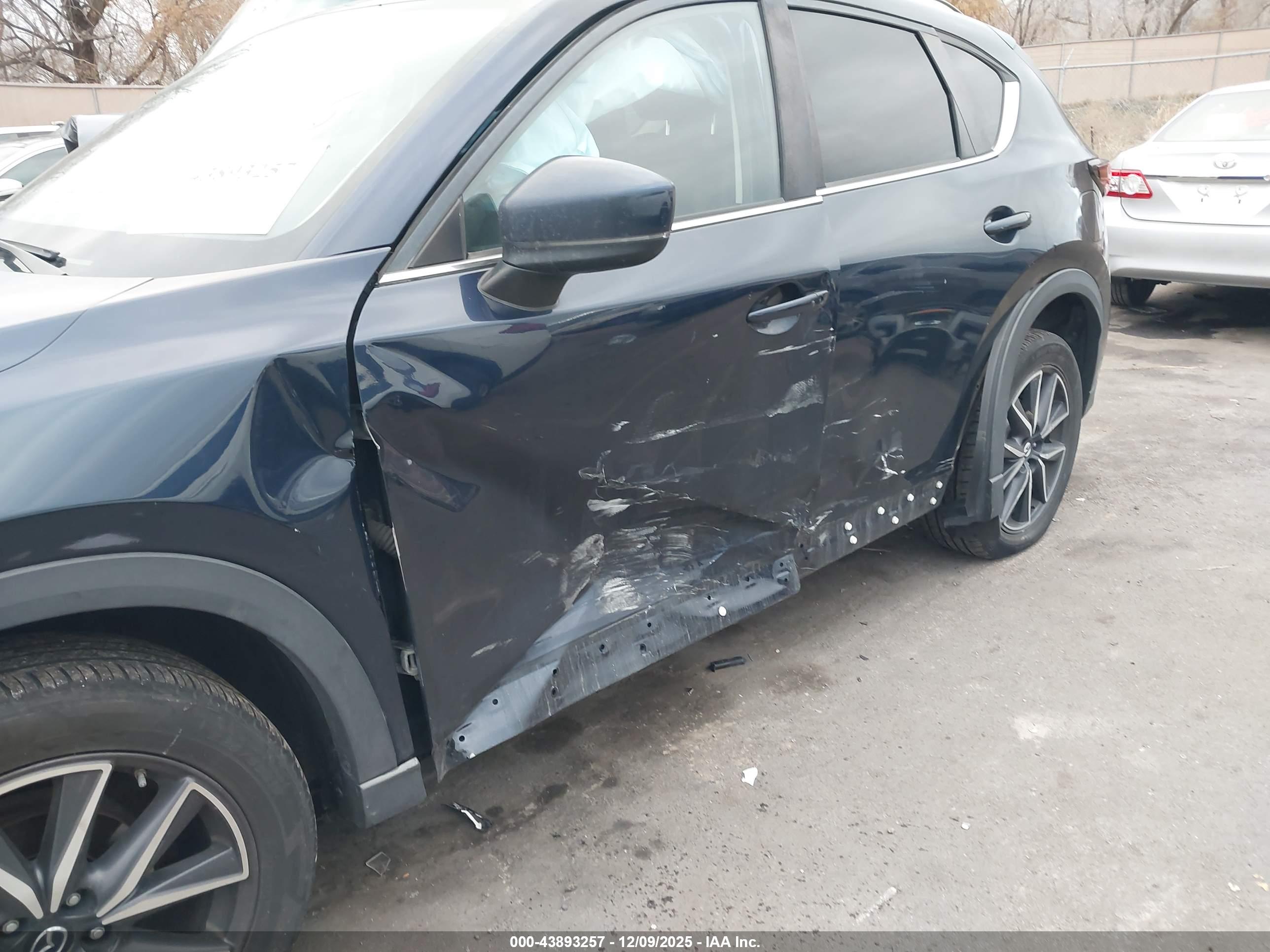 MAZDA CX-5 image 6