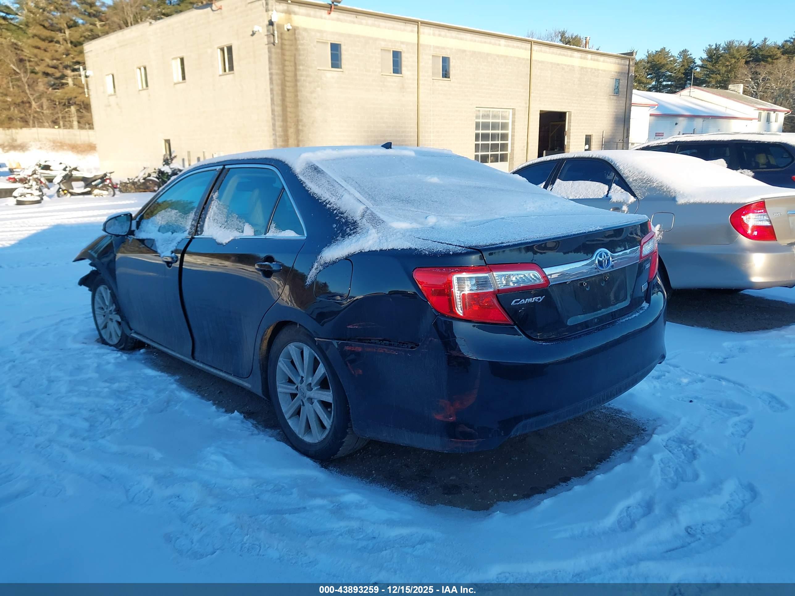 TOYOTA CAMRY image 3