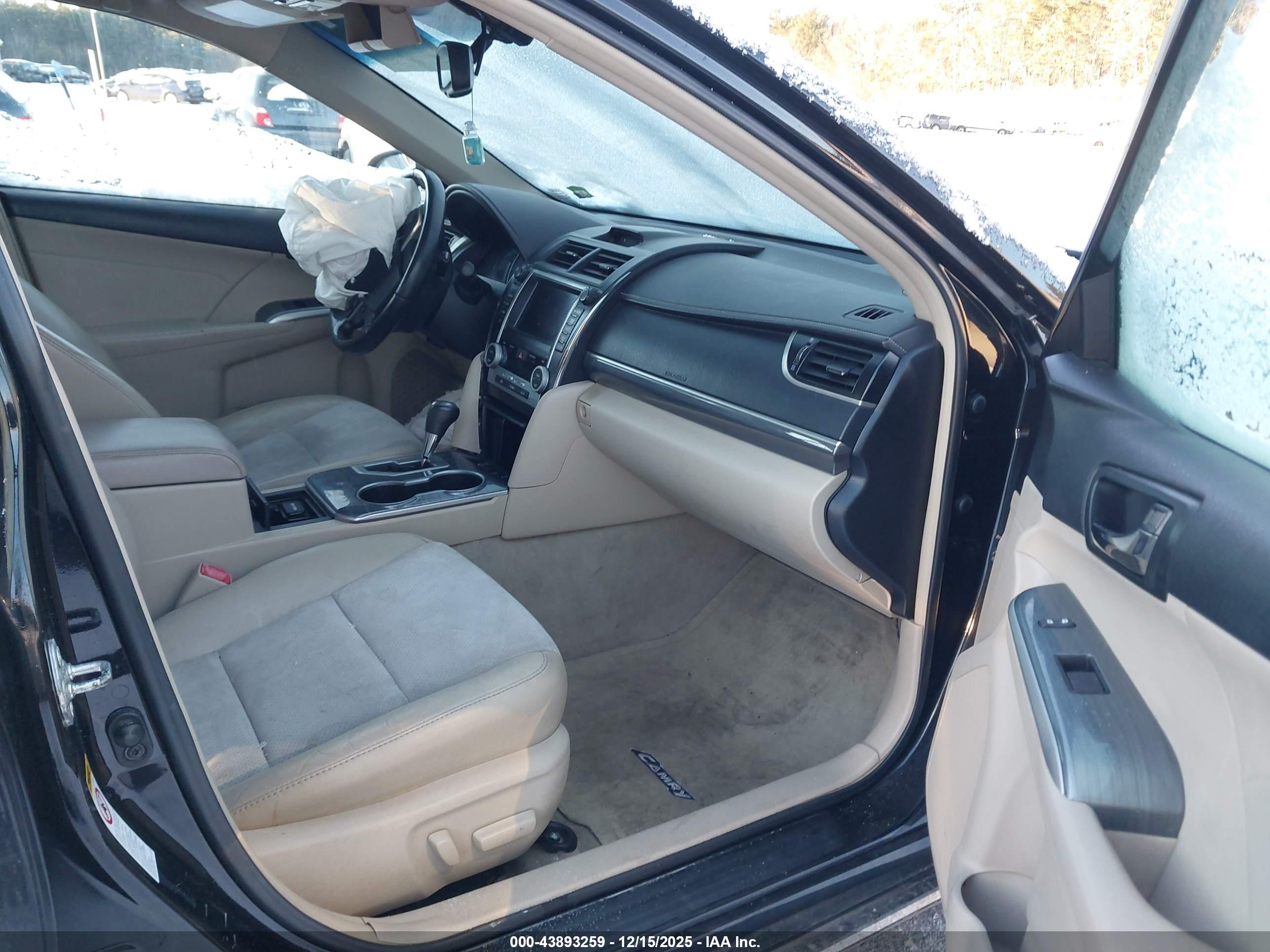 TOYOTA CAMRY image 5