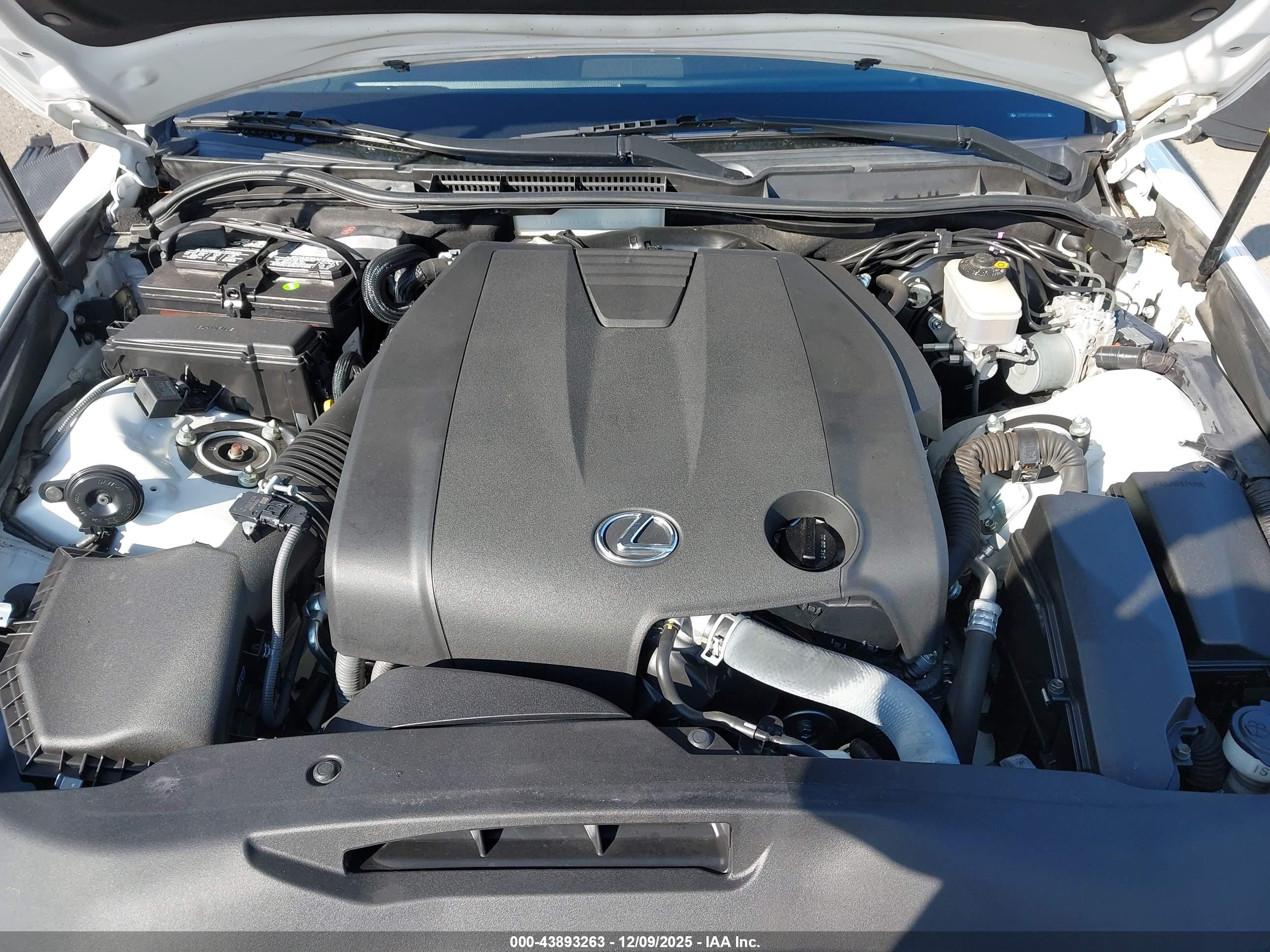LEXUS IS image 10