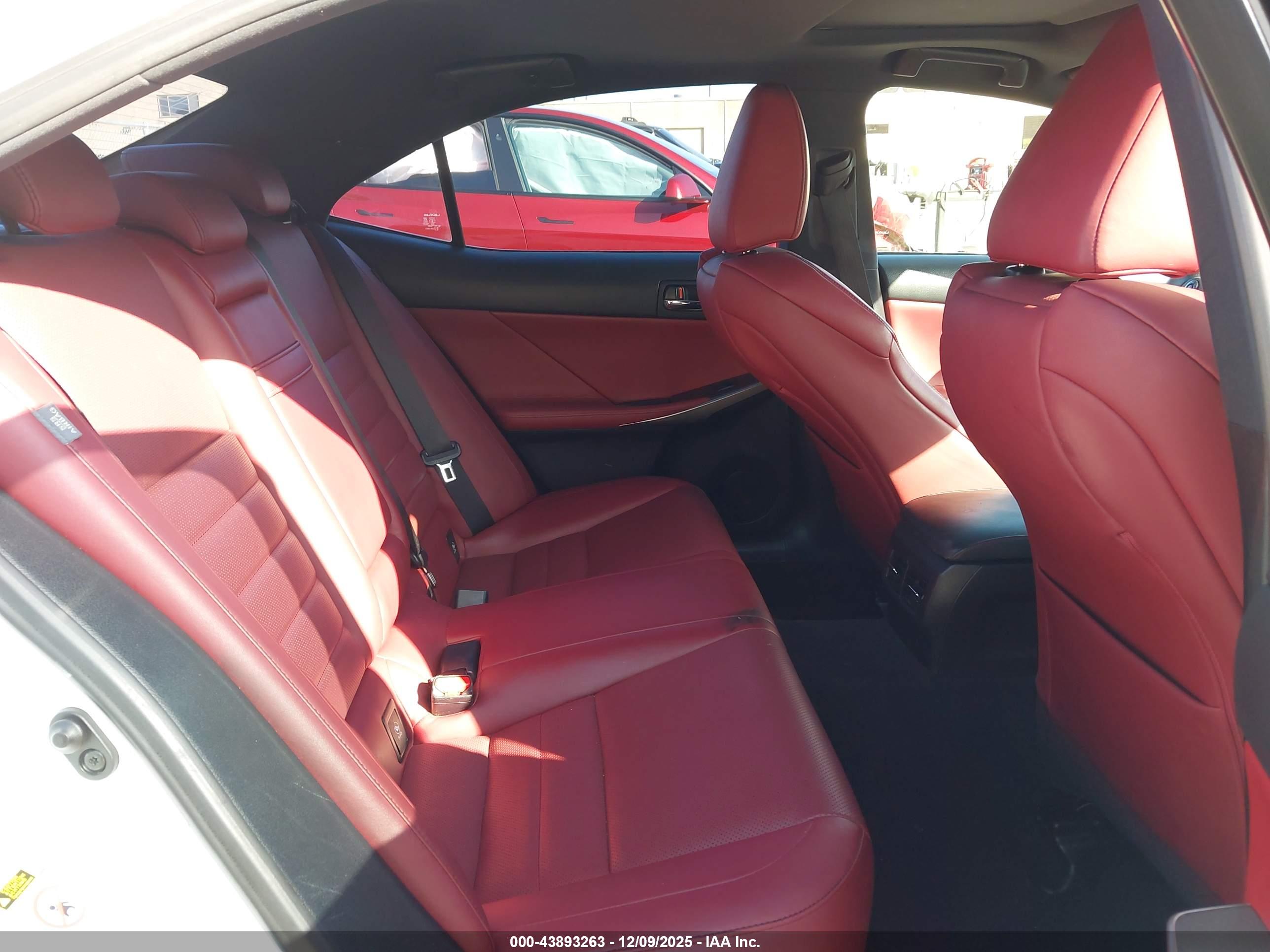 LEXUS IS image 8