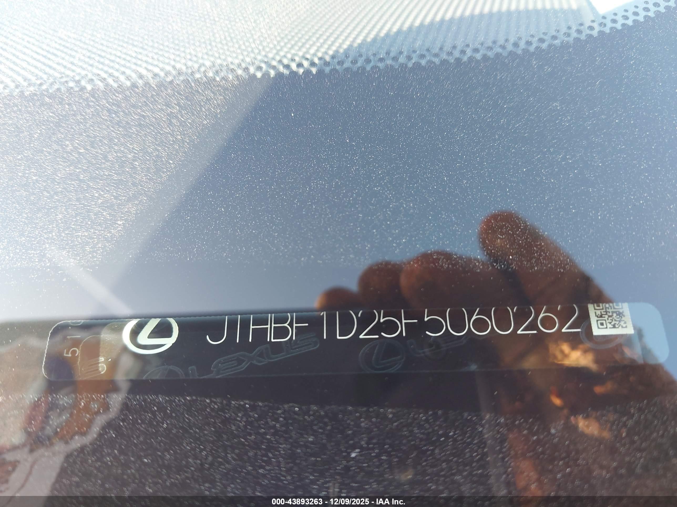 LEXUS IS image 9