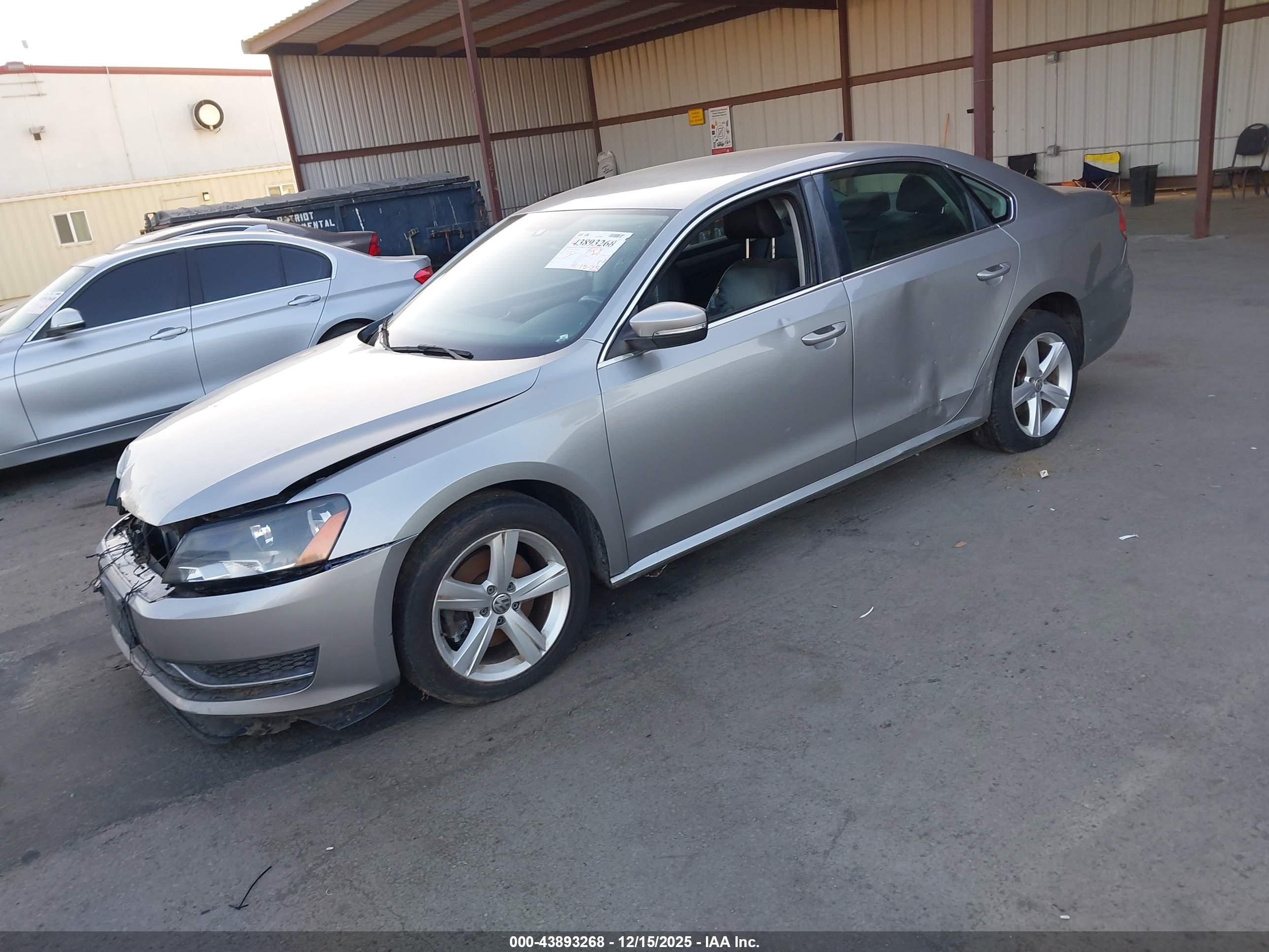 VOLKSWAGEN PASSAT image 2